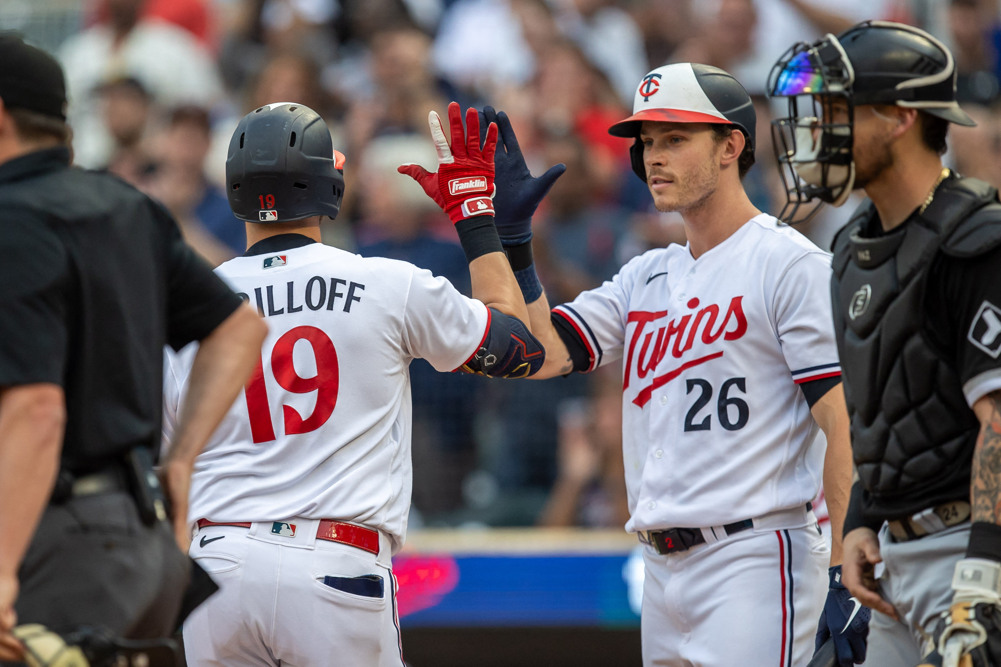 Byron Buxton goes deep twice, carries Twins over White Sox 6-4 in 10 innings