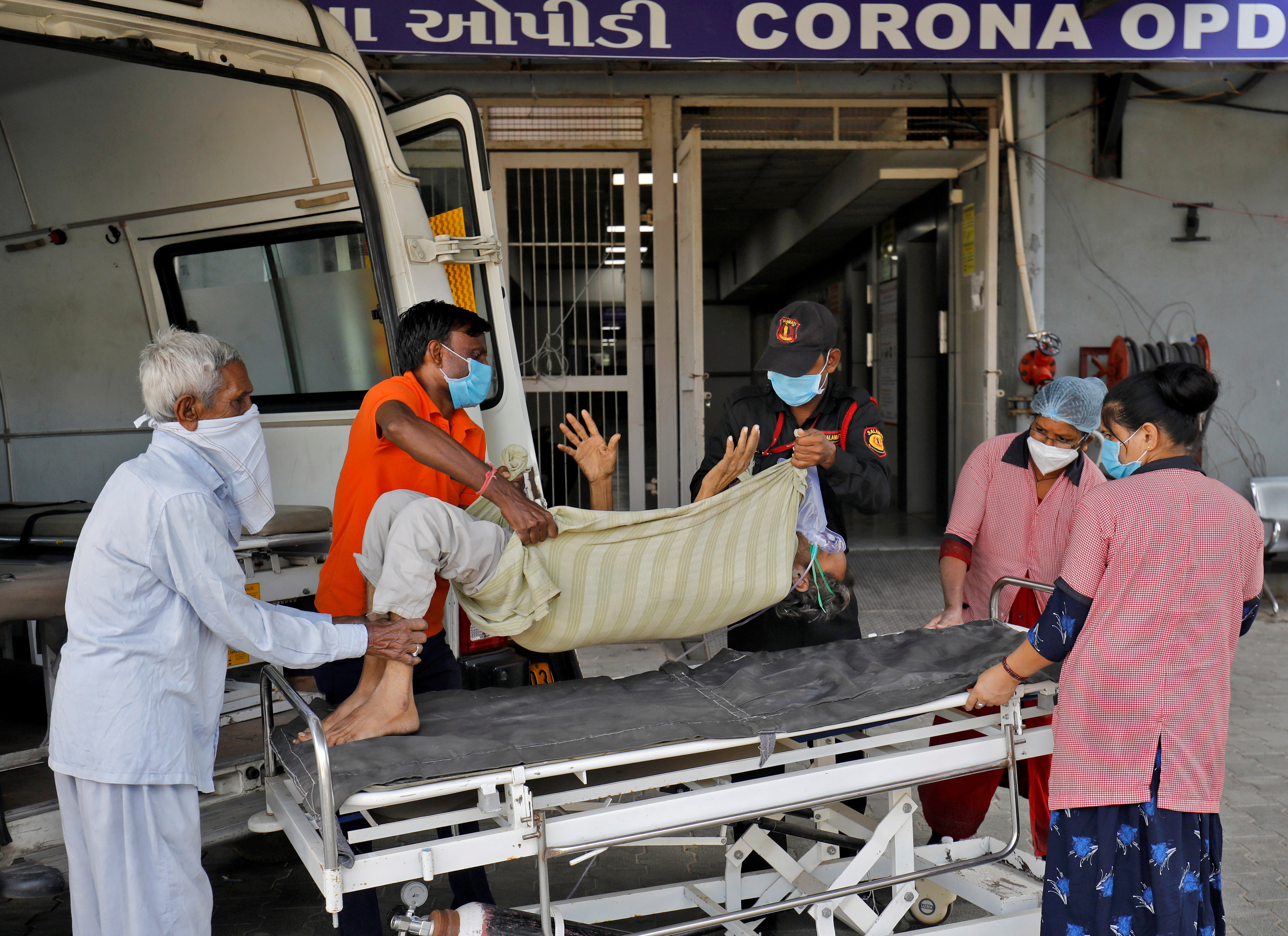 India Turns To Ex Army Medics As Covid Surge Sparks Calls For Lockdown Reuters