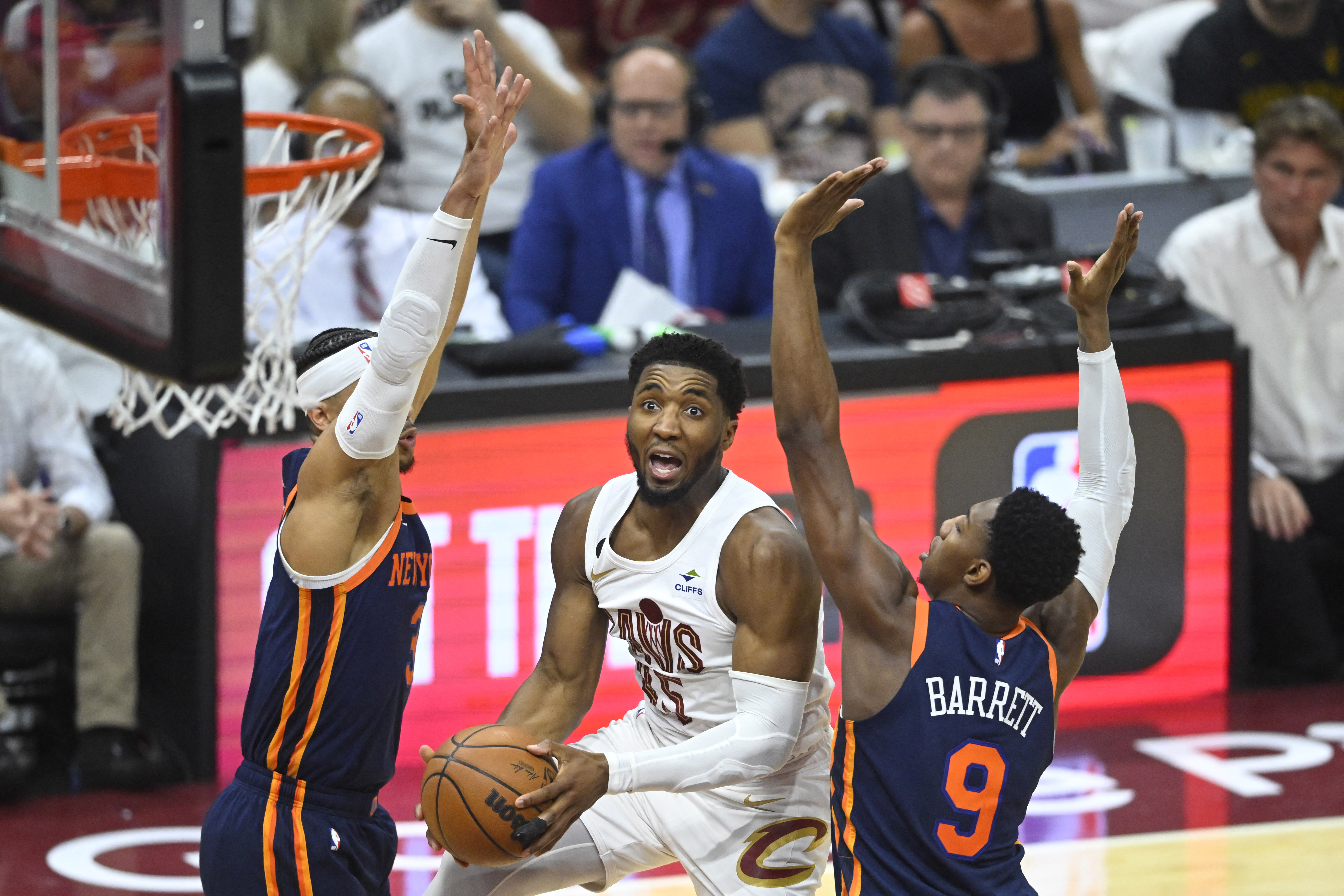 Josh Hart saves Knicks in Game 1 win over Donovan Mitchell, Cavs