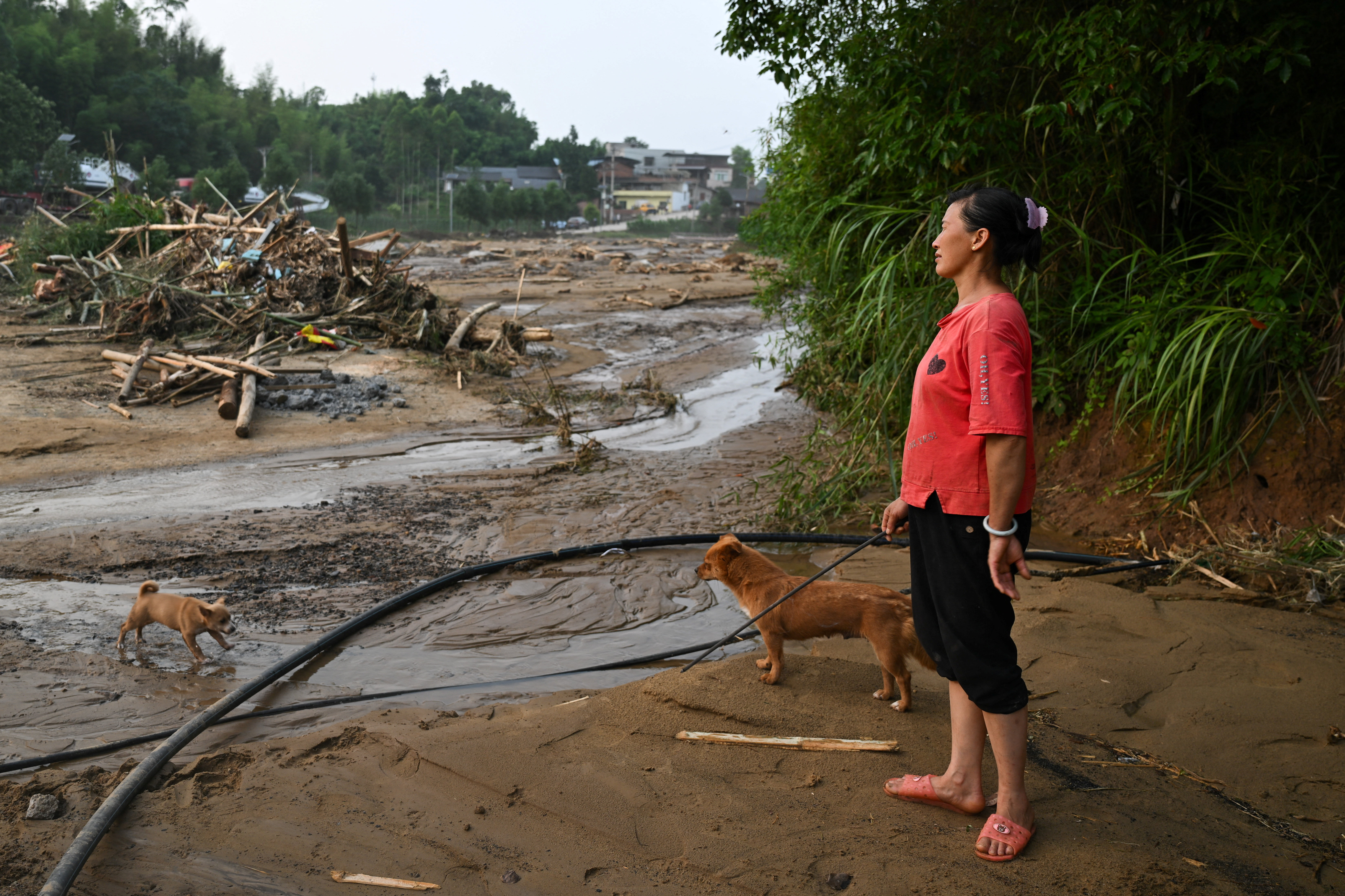 GA!FA  「降地 KUDA-CHI」 China adds relief funds for flood and quake-hit areas | Reuters