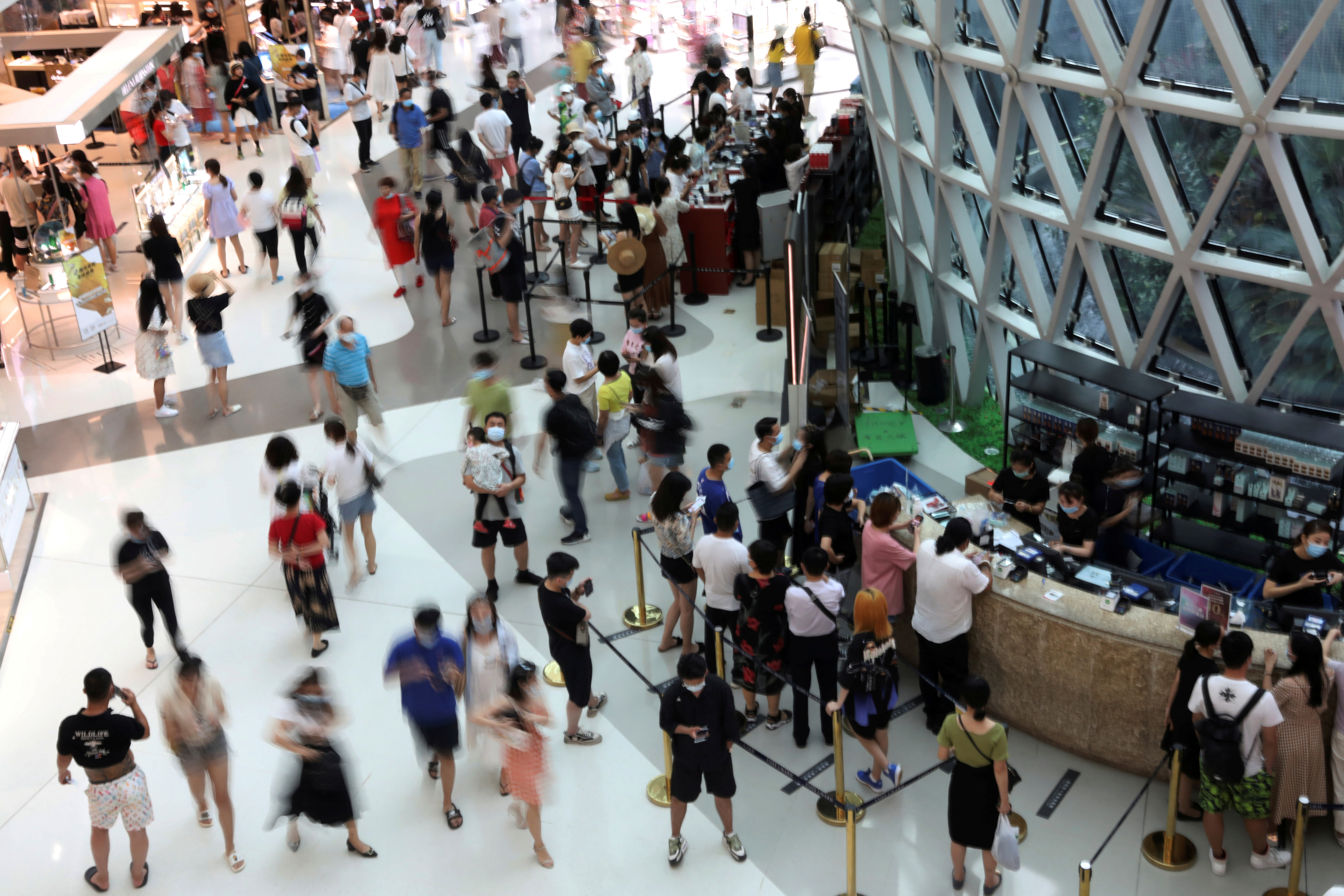 Thailand malls reopen, with temperatures taken, masks worn - The Mainichi