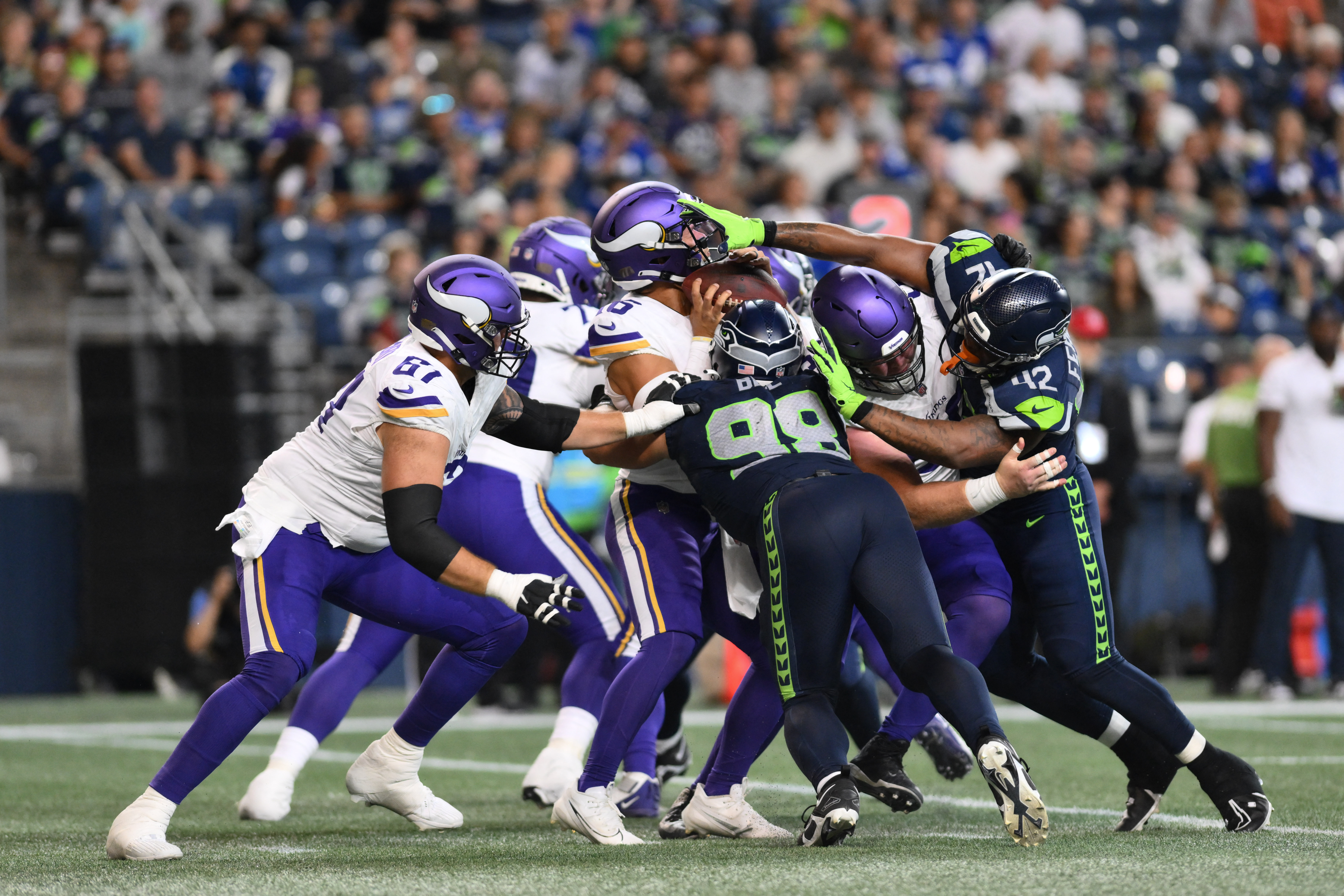 Drew Lock rallies Seahawks past Vikings