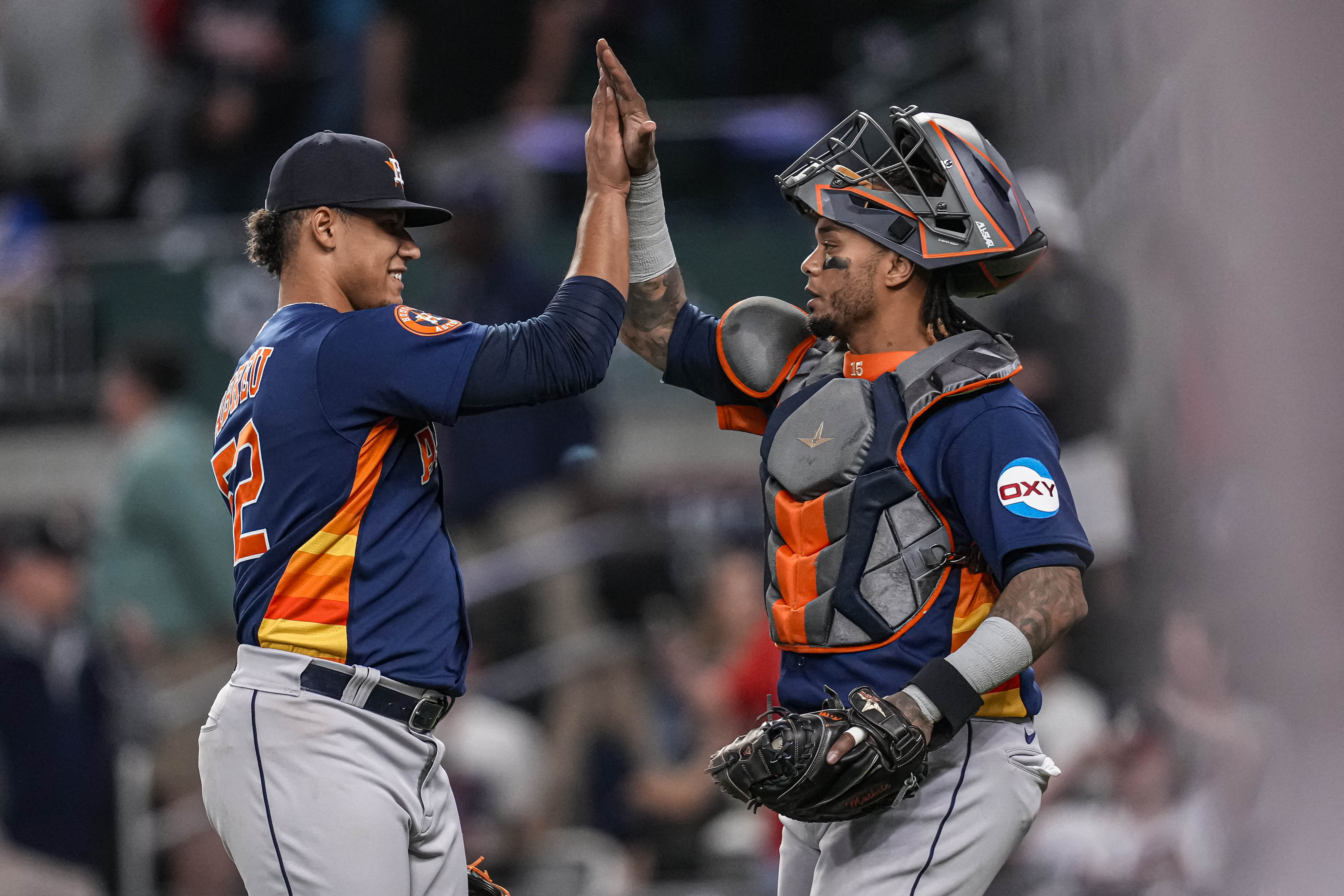 Yordan Alvarez, Kyle Tucker lead Astros over Braves