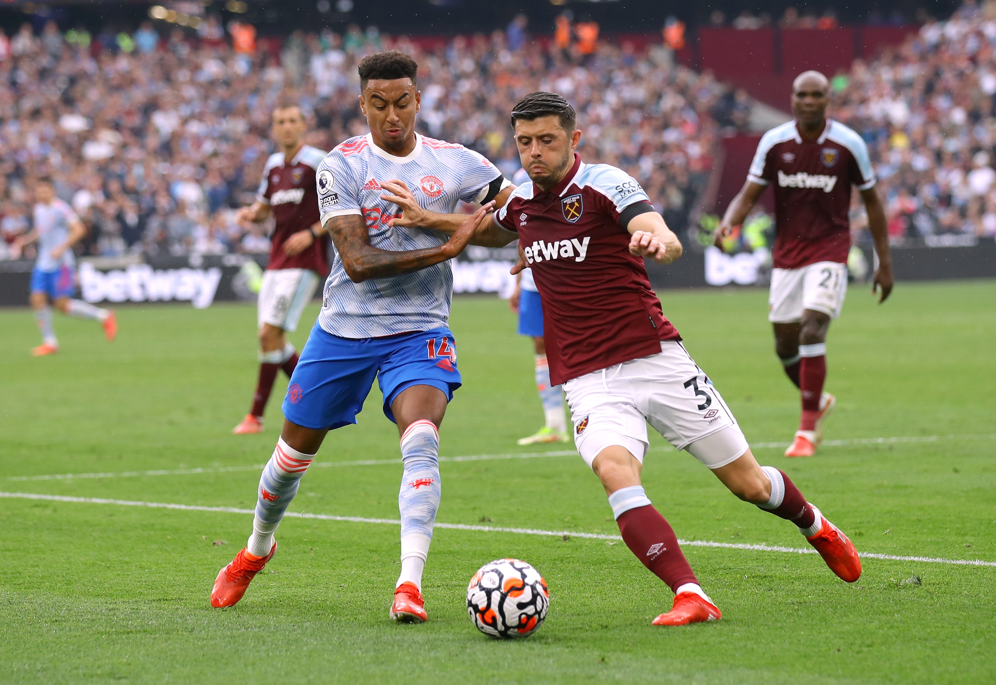 Mu vs west ham. Руни и Роналду.