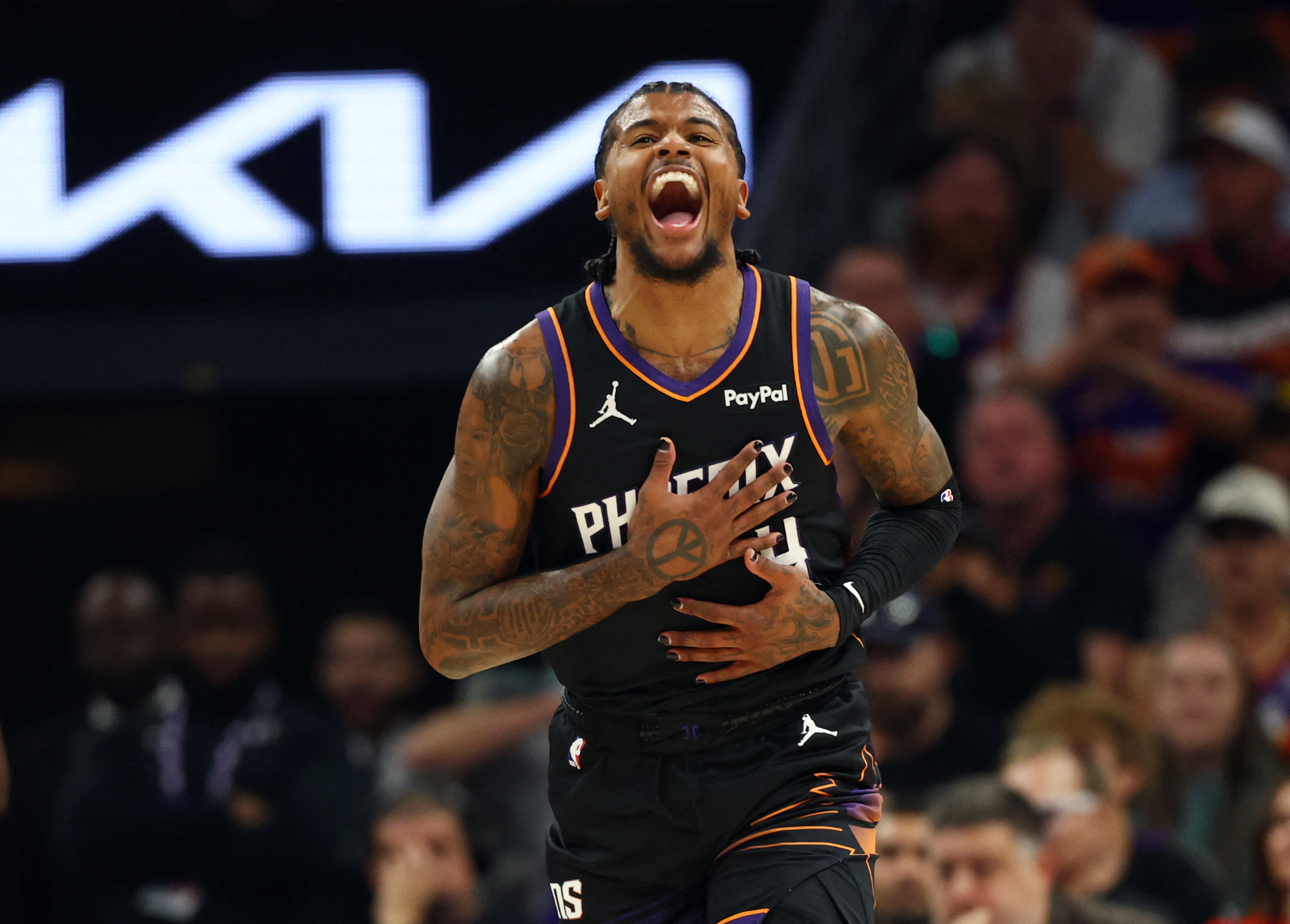 プロプレイヤーバイダニエルヤング　バスケ　PHOENIX SUNS NBA Phoenix Suns - Wikipedia