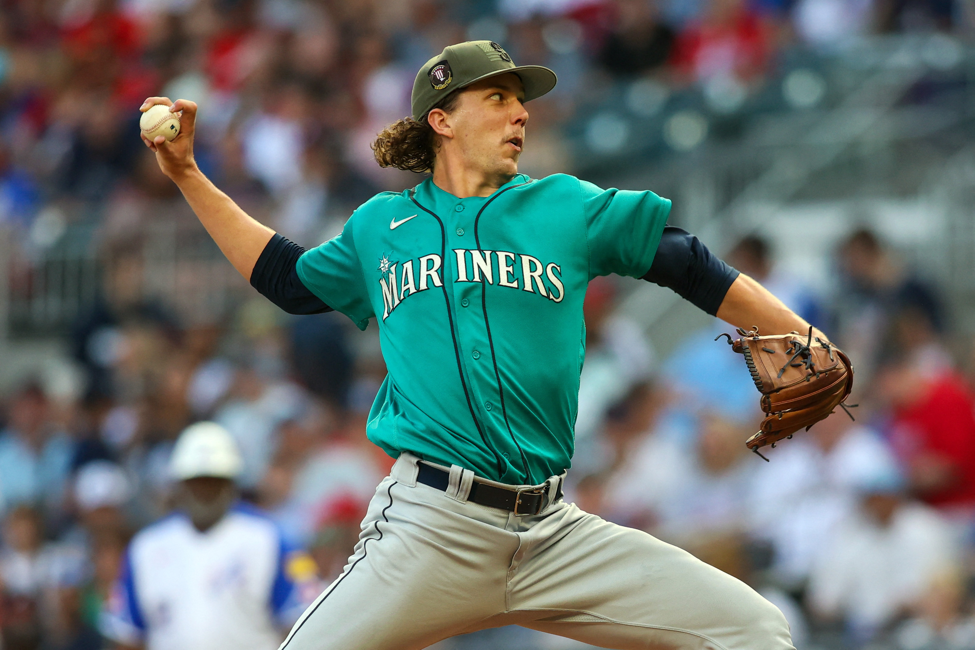 Mariners snap skid with 7-3 win over Braves