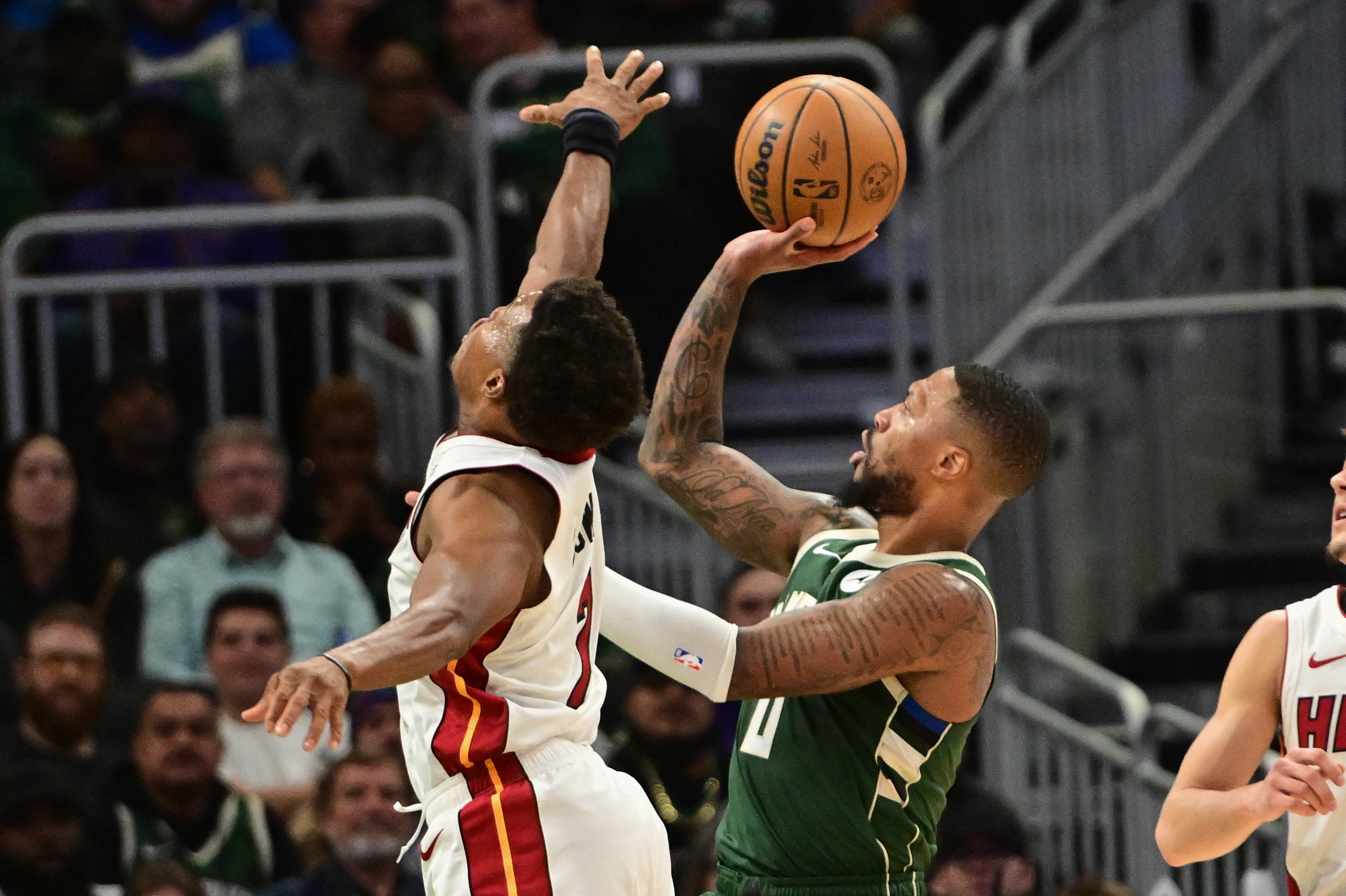 Vibrant Giannis (knee) Sits As Rollins Leads Bucks To Win Background for Mobile Vibrant Giannis (knee) Sits As Rollins Leads Bucks To Win Background for Mobile