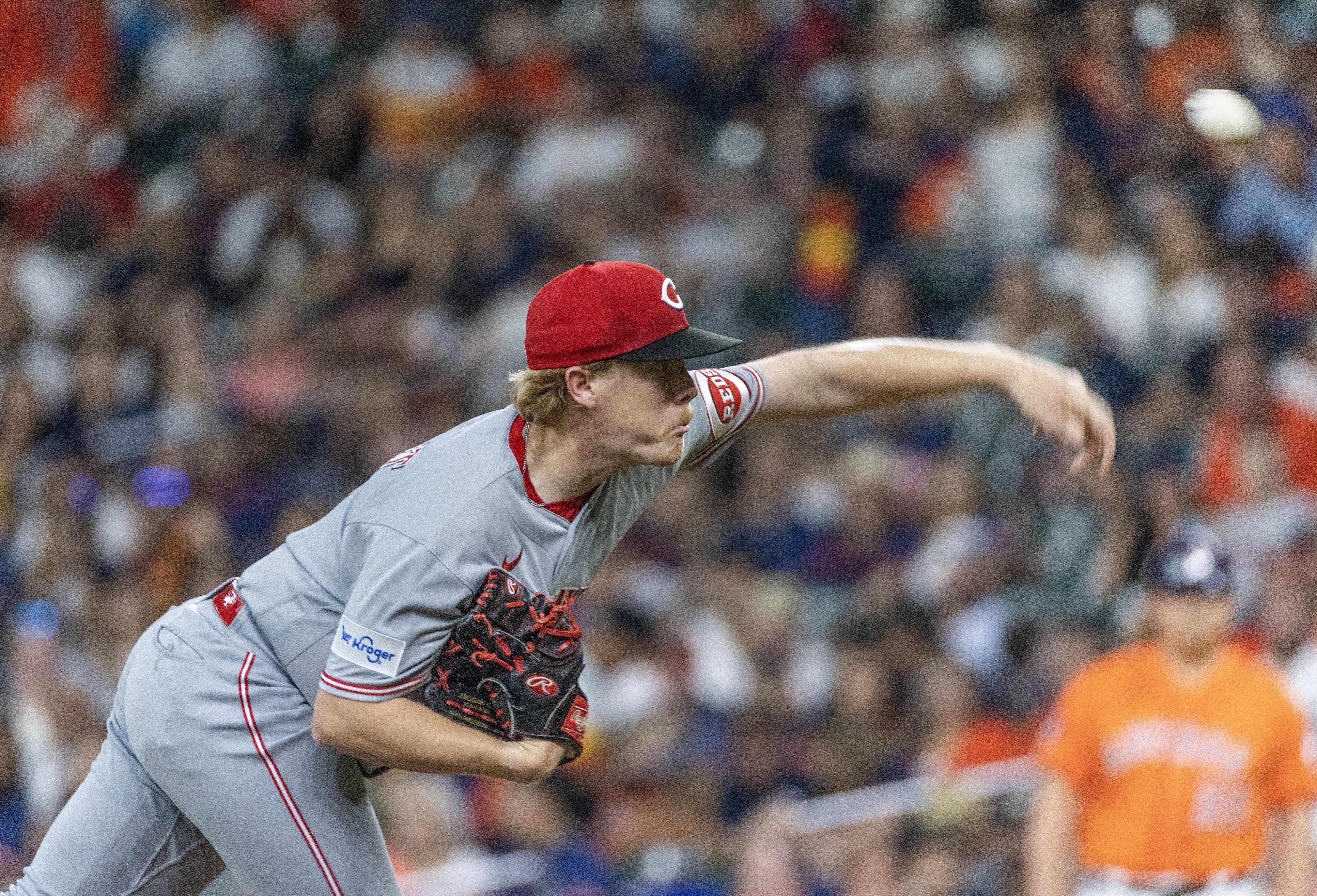 Reds rookie Andrew Abbott holds down Astros in 2-1 win