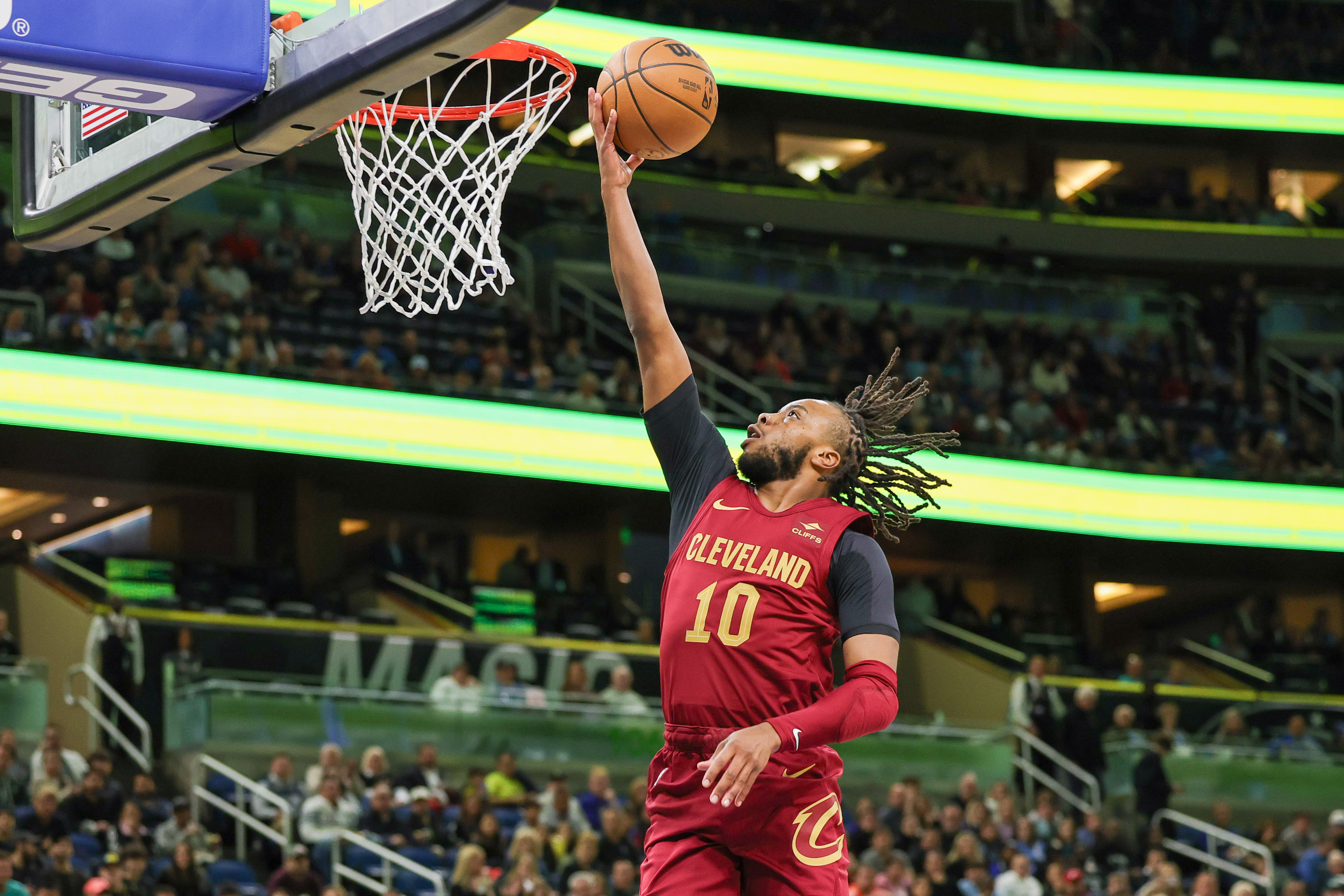 Magic hold Cavaliers to 15 points in 3rd quarter, win 104-94