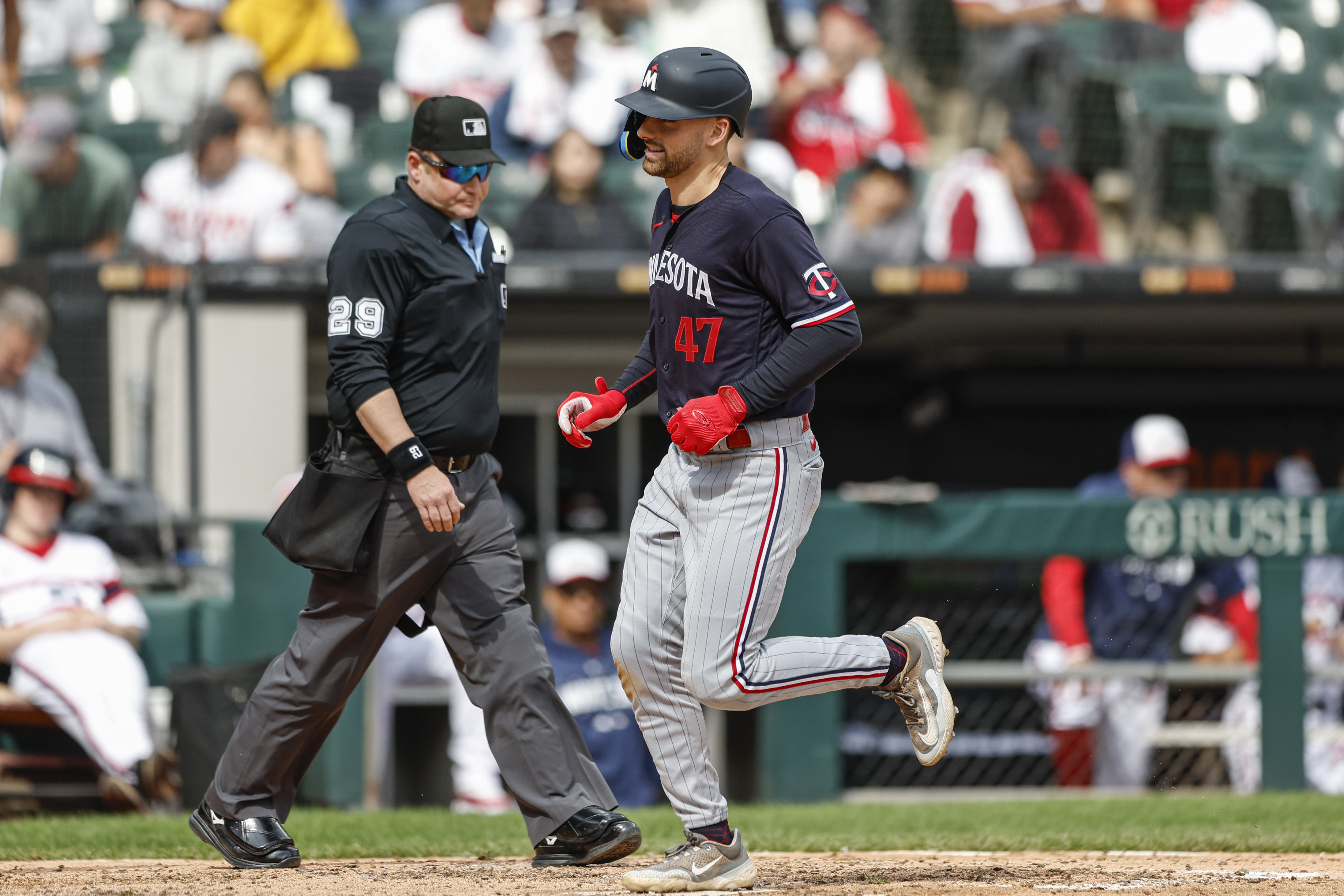 Sheets' homer gives White Sox doubleheader split with Twins -  5  Eyewitness News