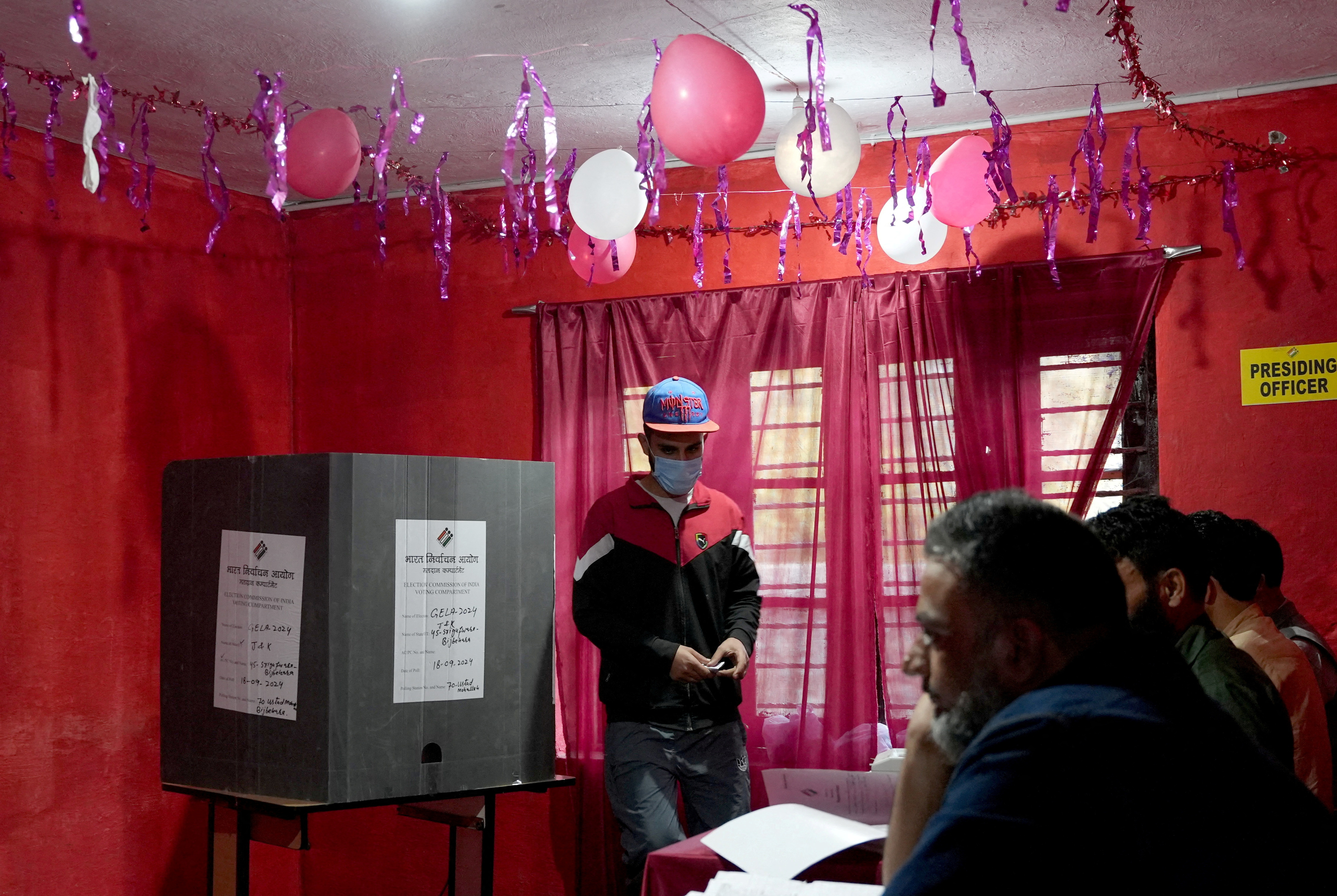 Voting in the first phase of assembly election, in south Kashmir