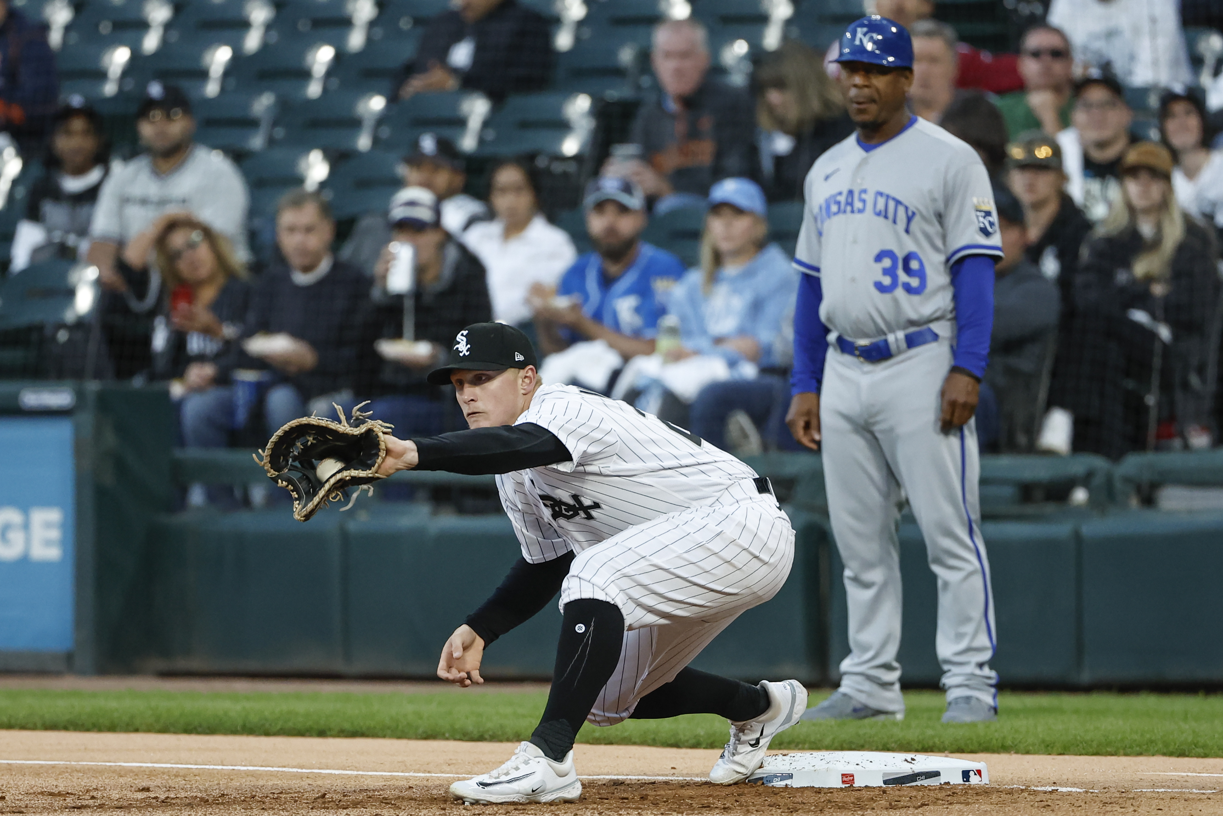 Royals rookie Michael Massey gets 2 hits in first MLB start