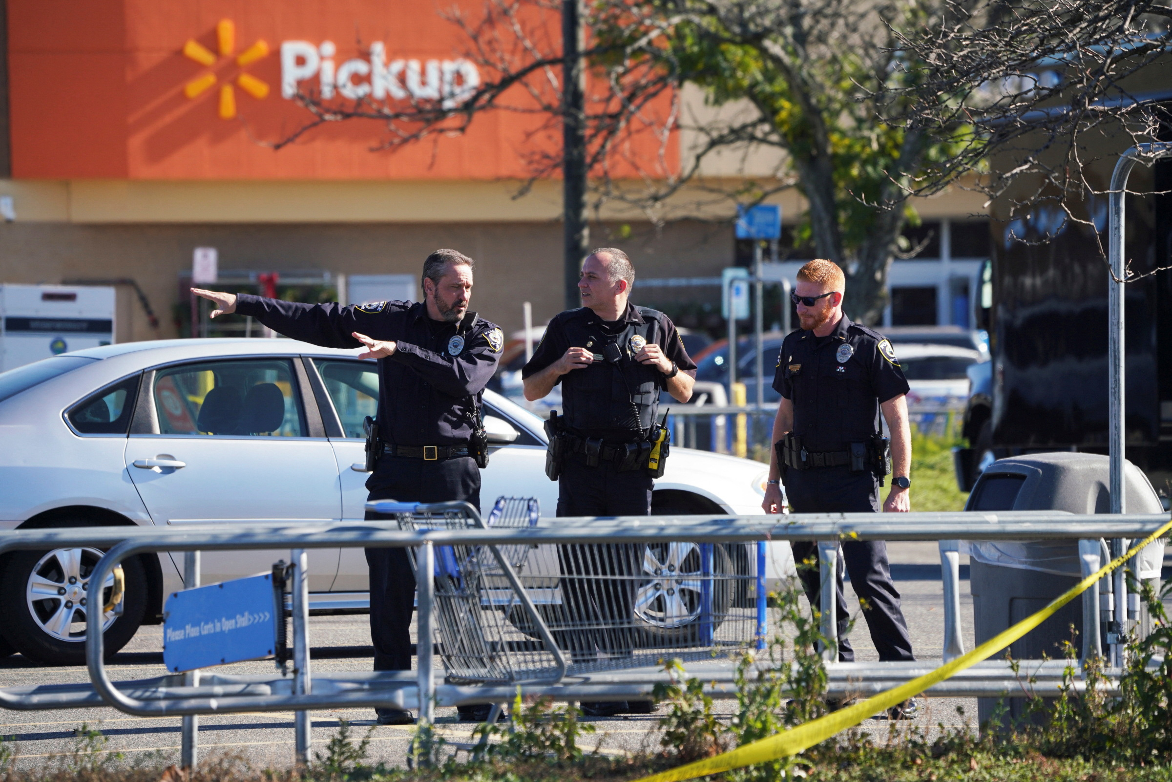 Walmart Supervisor Opens Fire On Virginia Co Workers Killing 6 And Himself