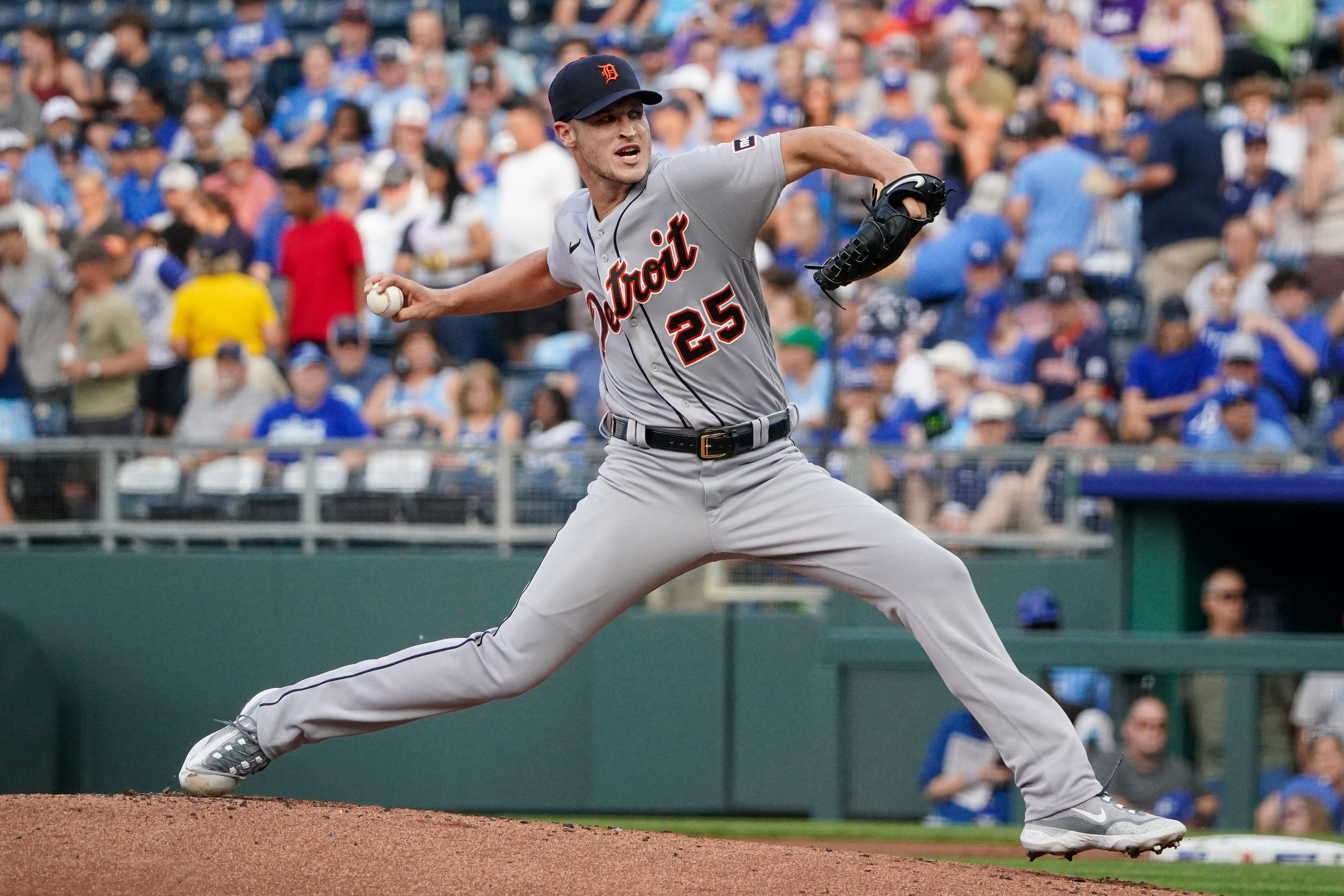 Four-run eighth fuels Tigers' comeback win over Royals