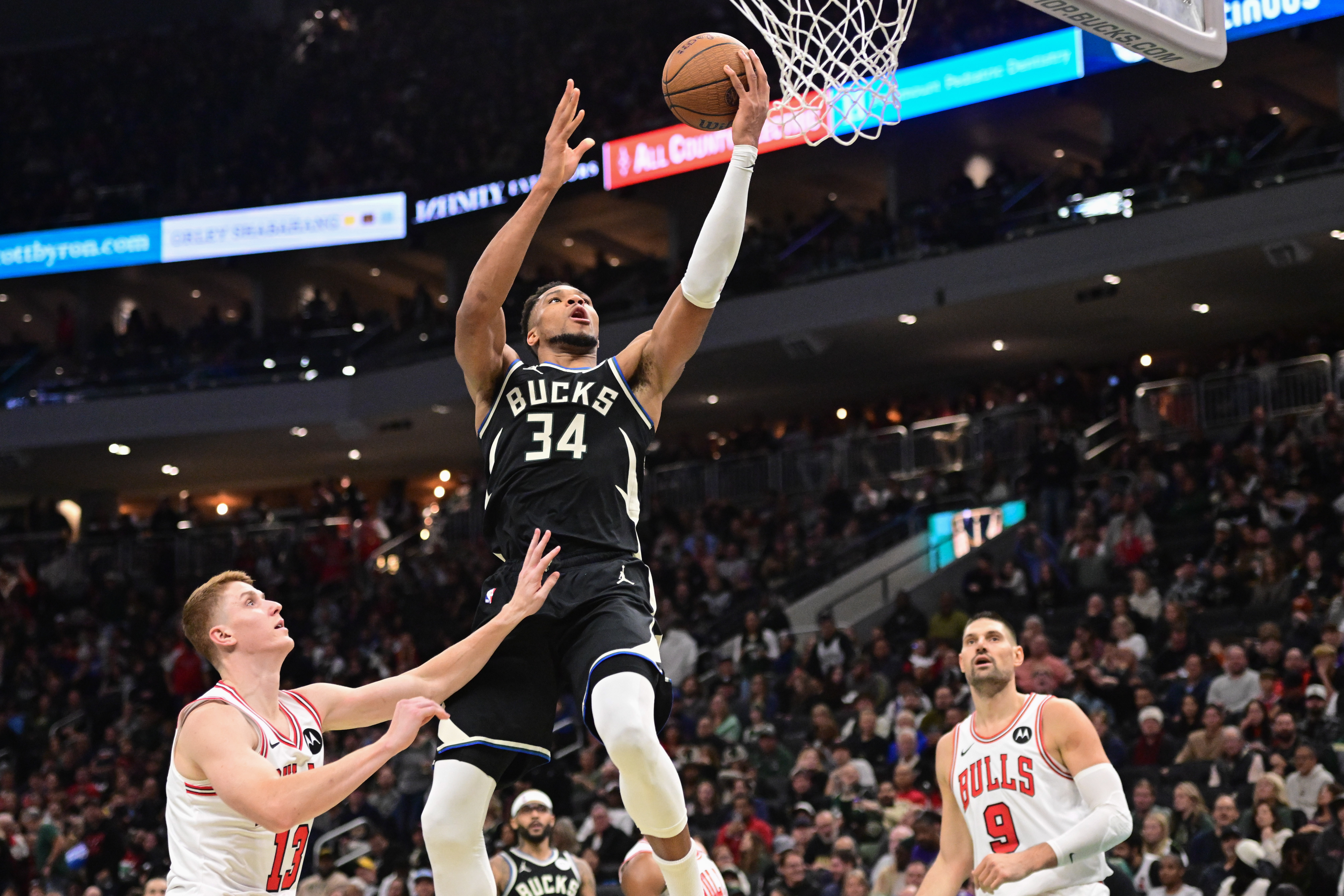 NBA＝バックス白星、アデトクンボが41得点などトリプルダブル級の