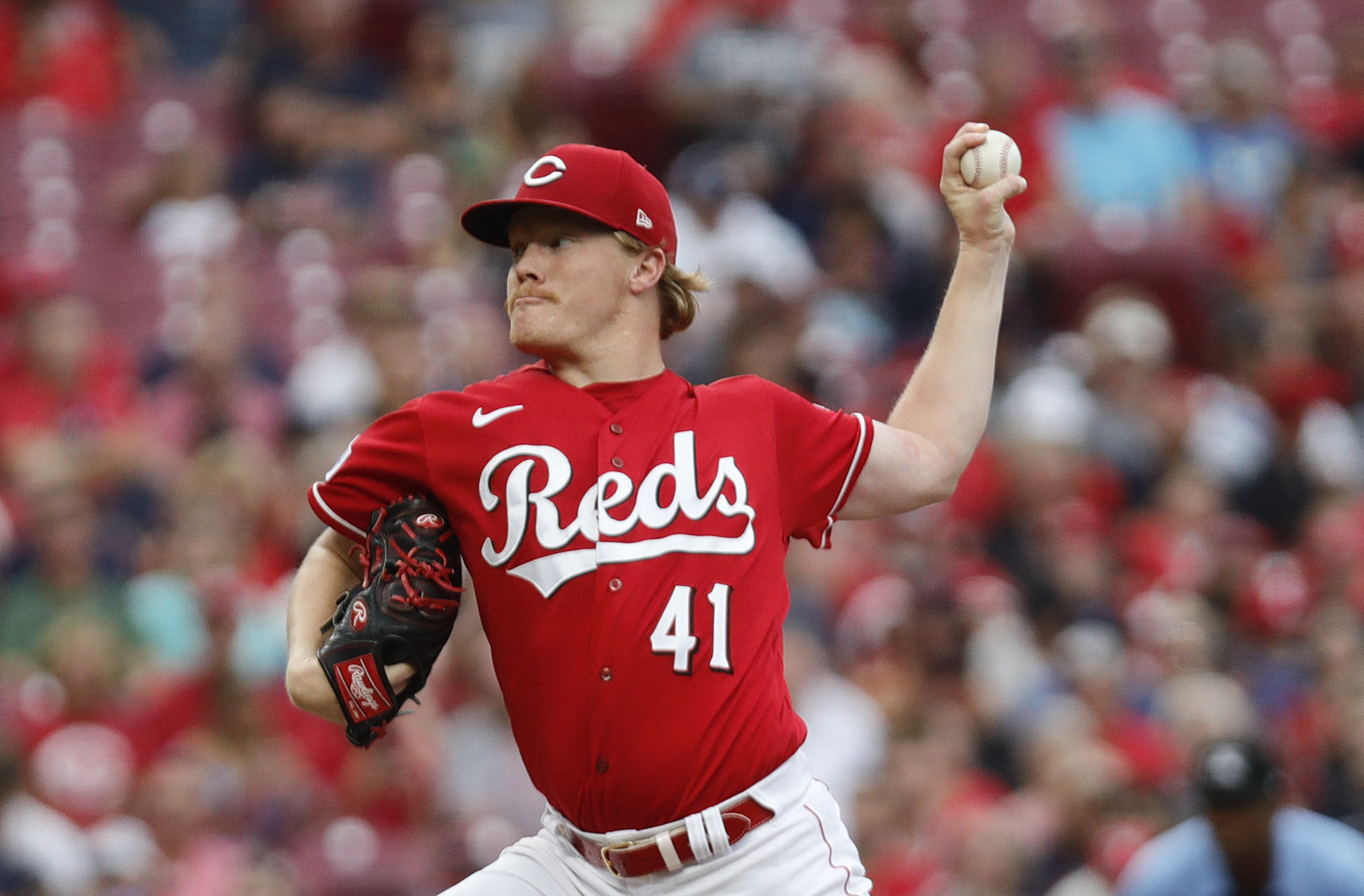 Three ways the Cincinnati Reds, Cleveland Guardians stay in contention