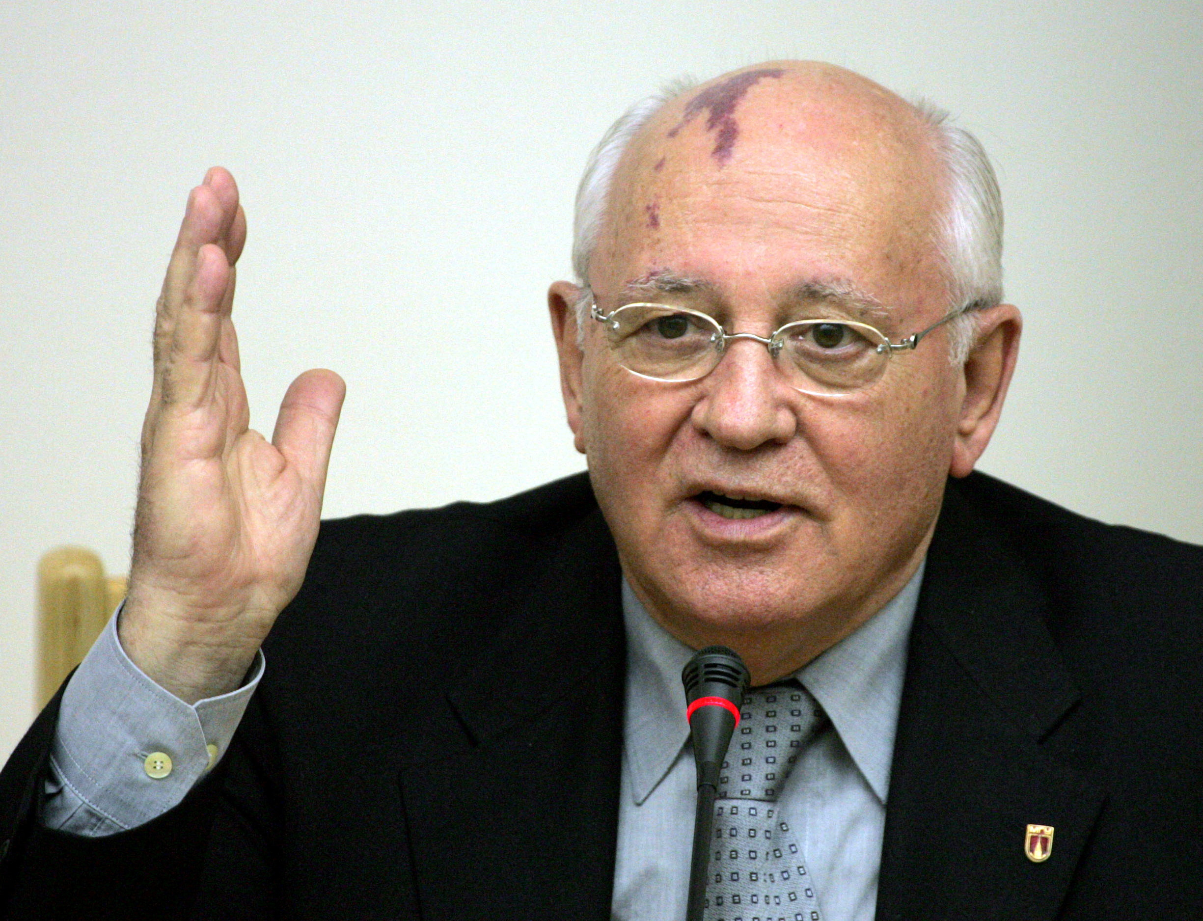 Gorbachev Ended Cold War But Presided Over Soviet Collapse Reuters