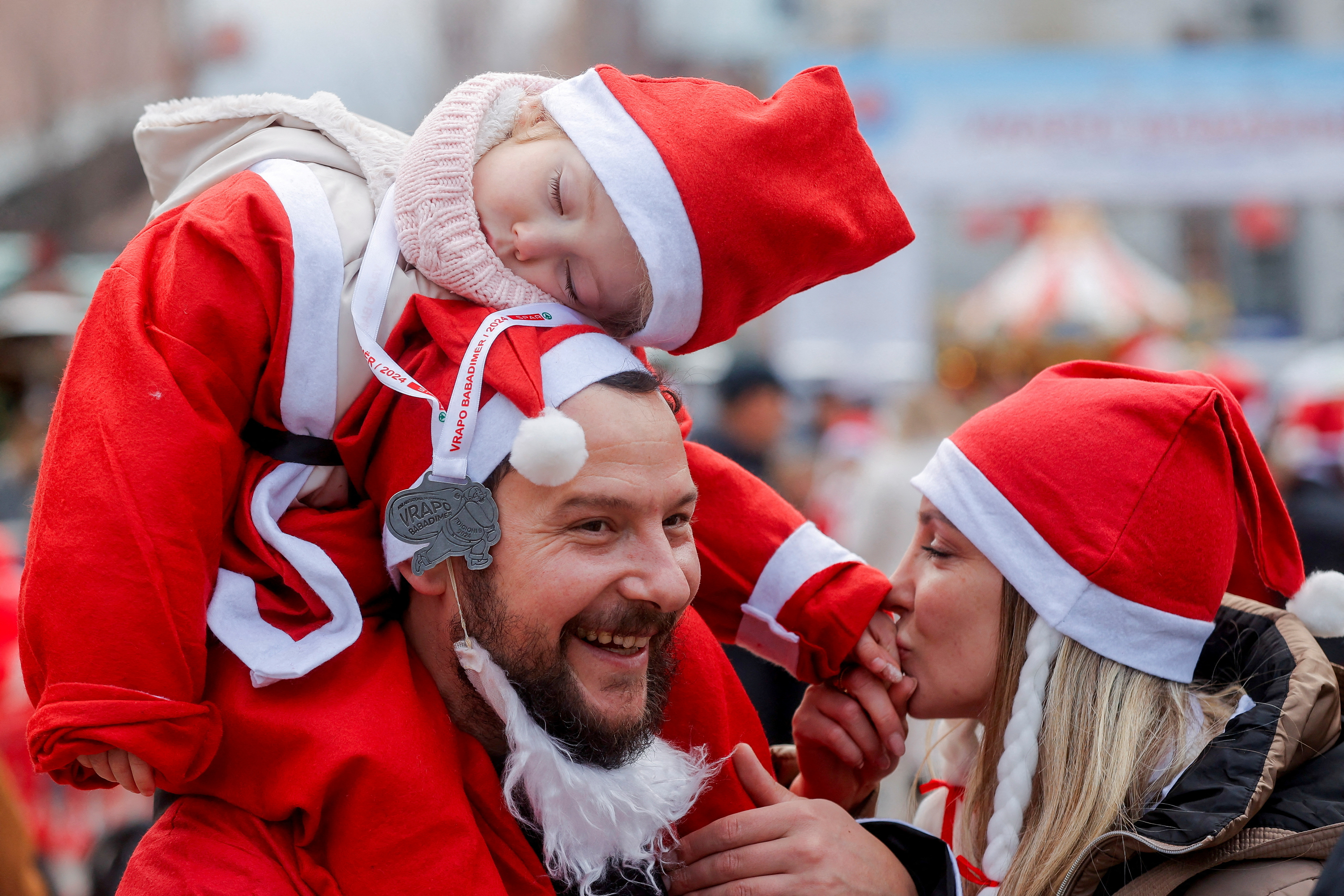 Here comes Santa Claus - December 16, 2024 | ロイター