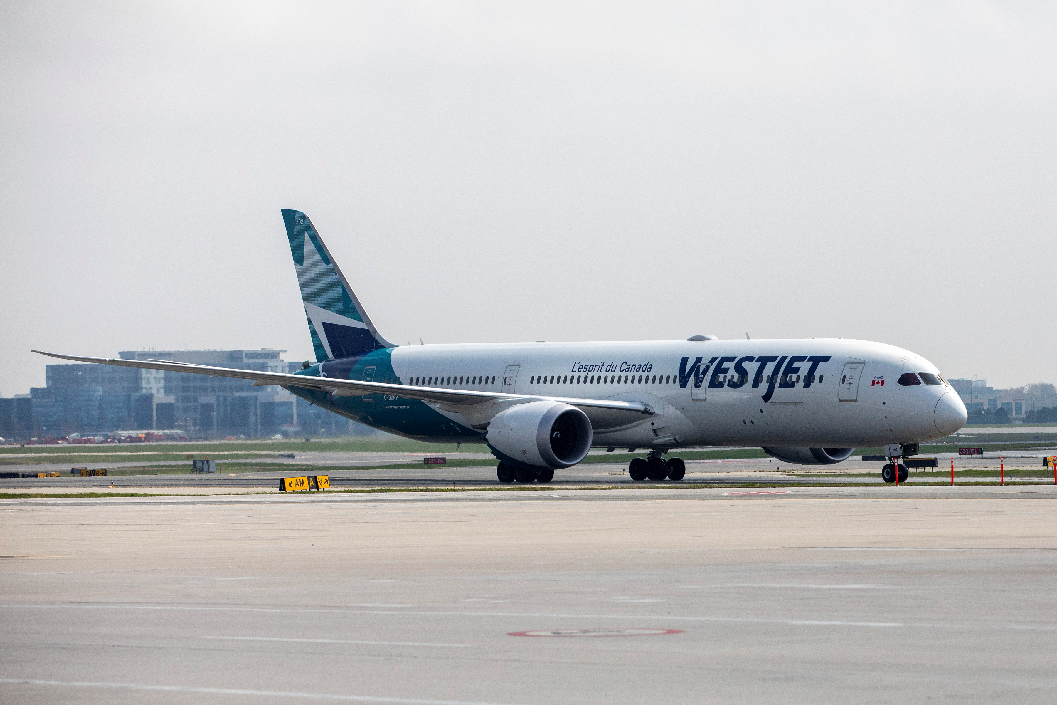 Airplanes at Toronto Pearson airport