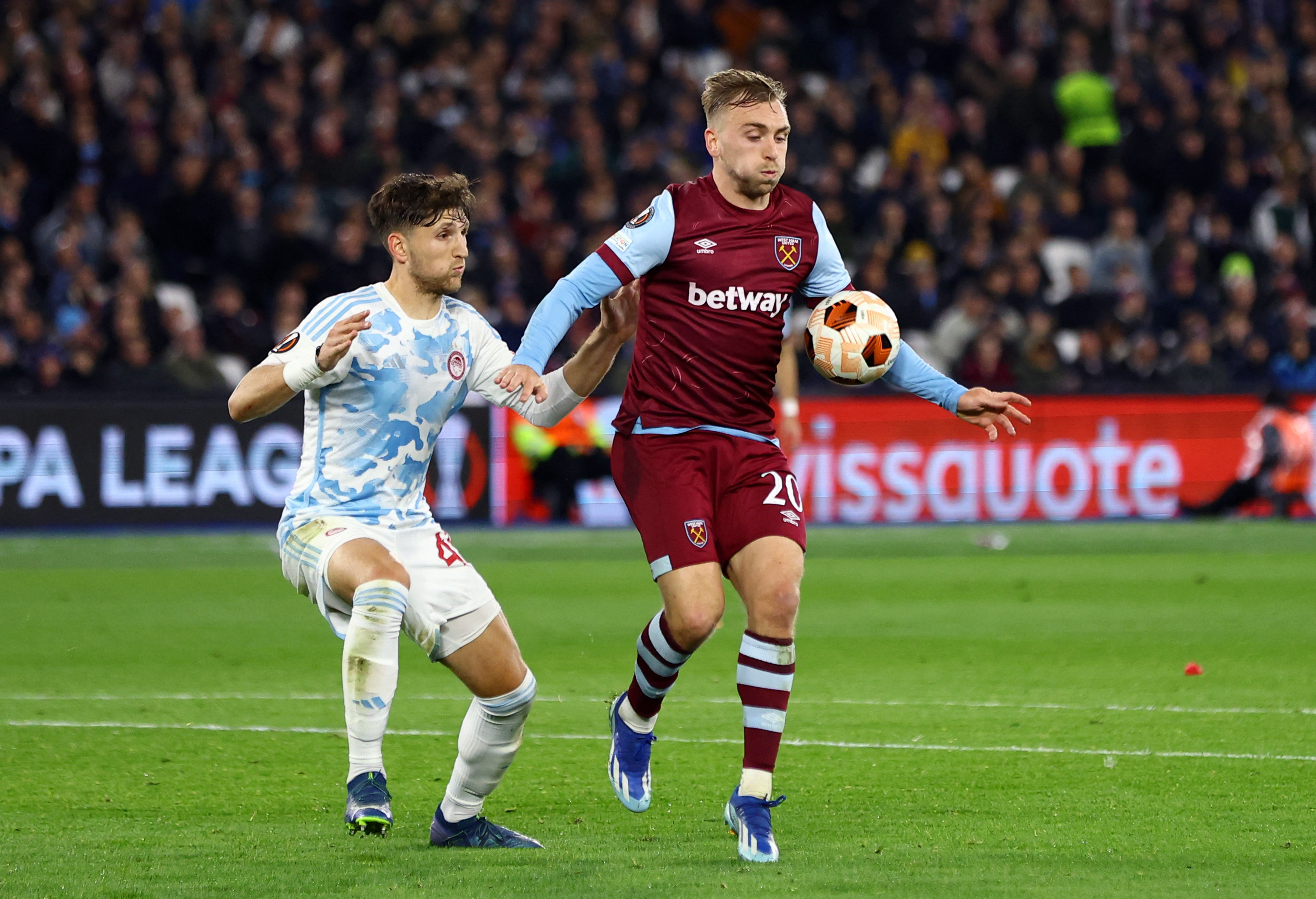 West Ham secure late win over Olympiakos, Marseille beat AEK