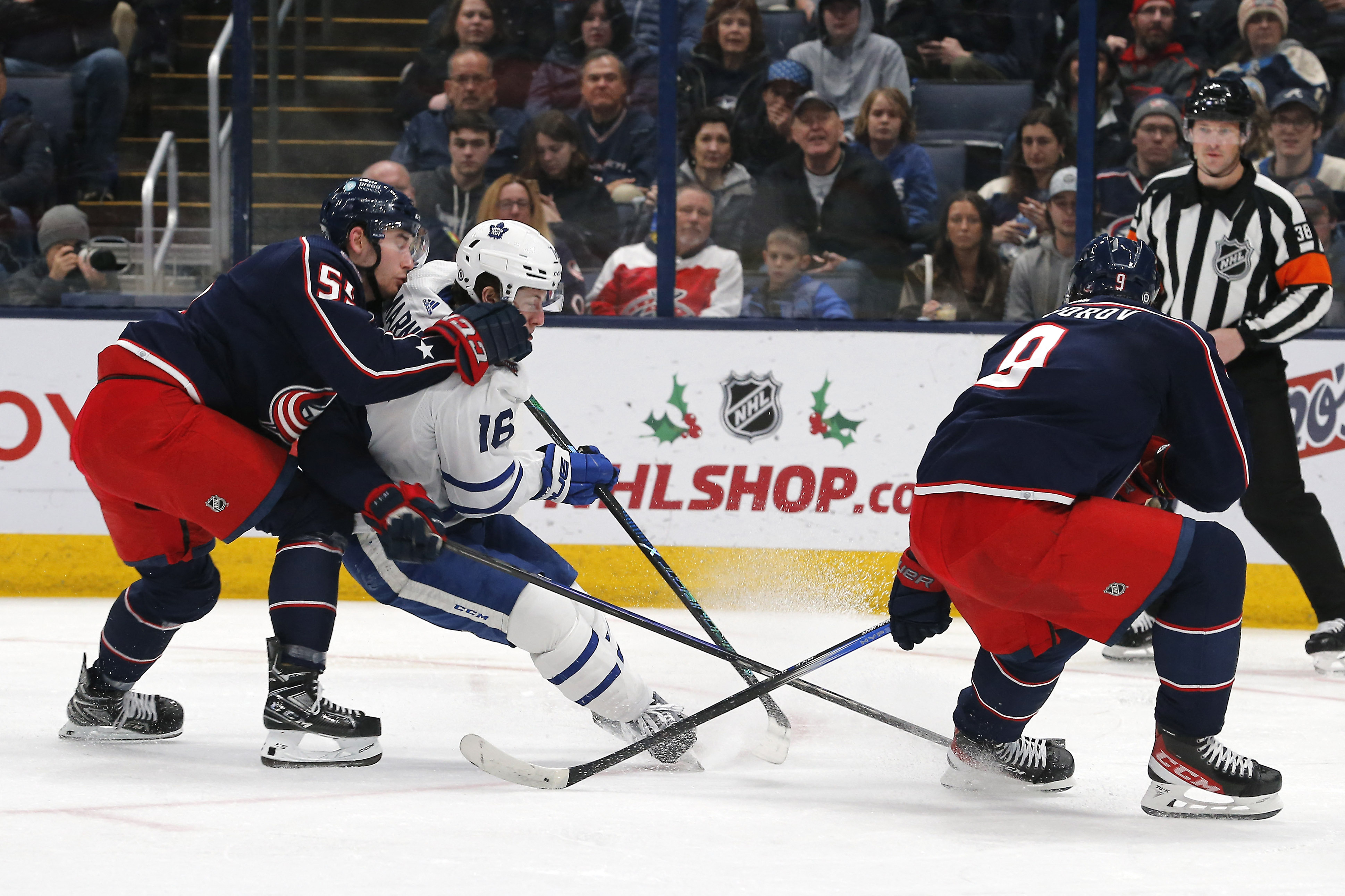 Auston Matthews stays hot, helps Leafs past Jackets | Reuters