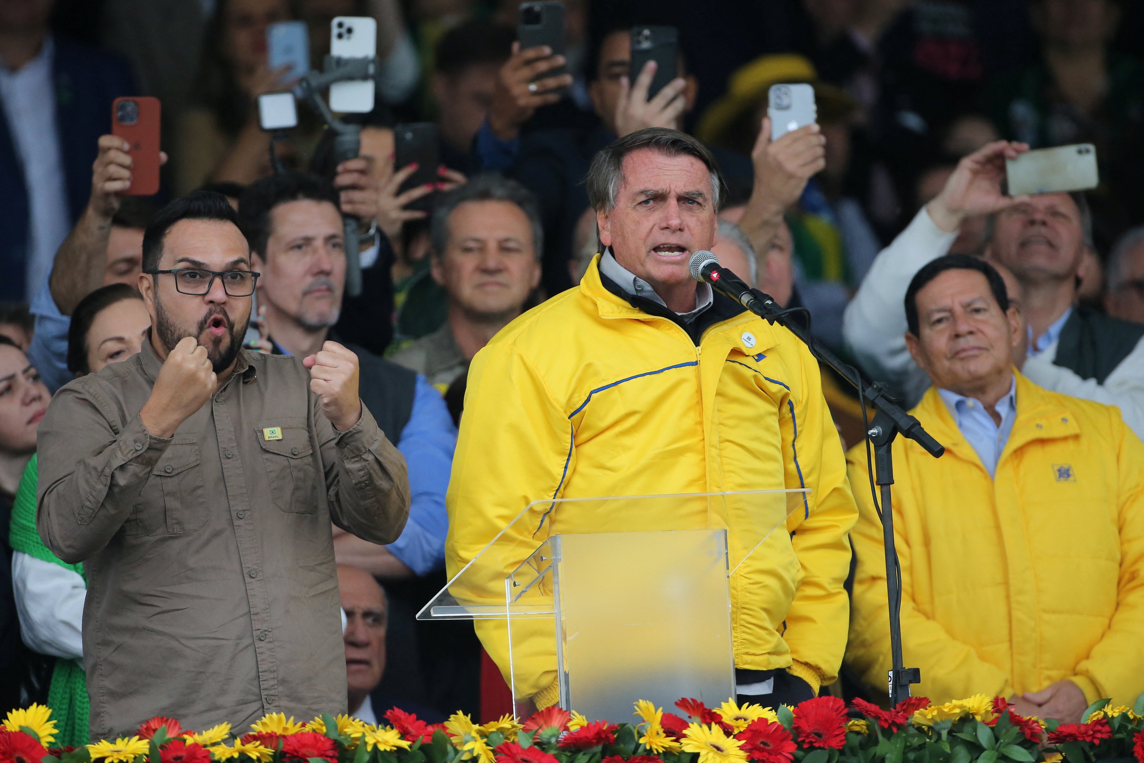 Attempted Kirchner assassination prompts Bolsonaro, Lula ...