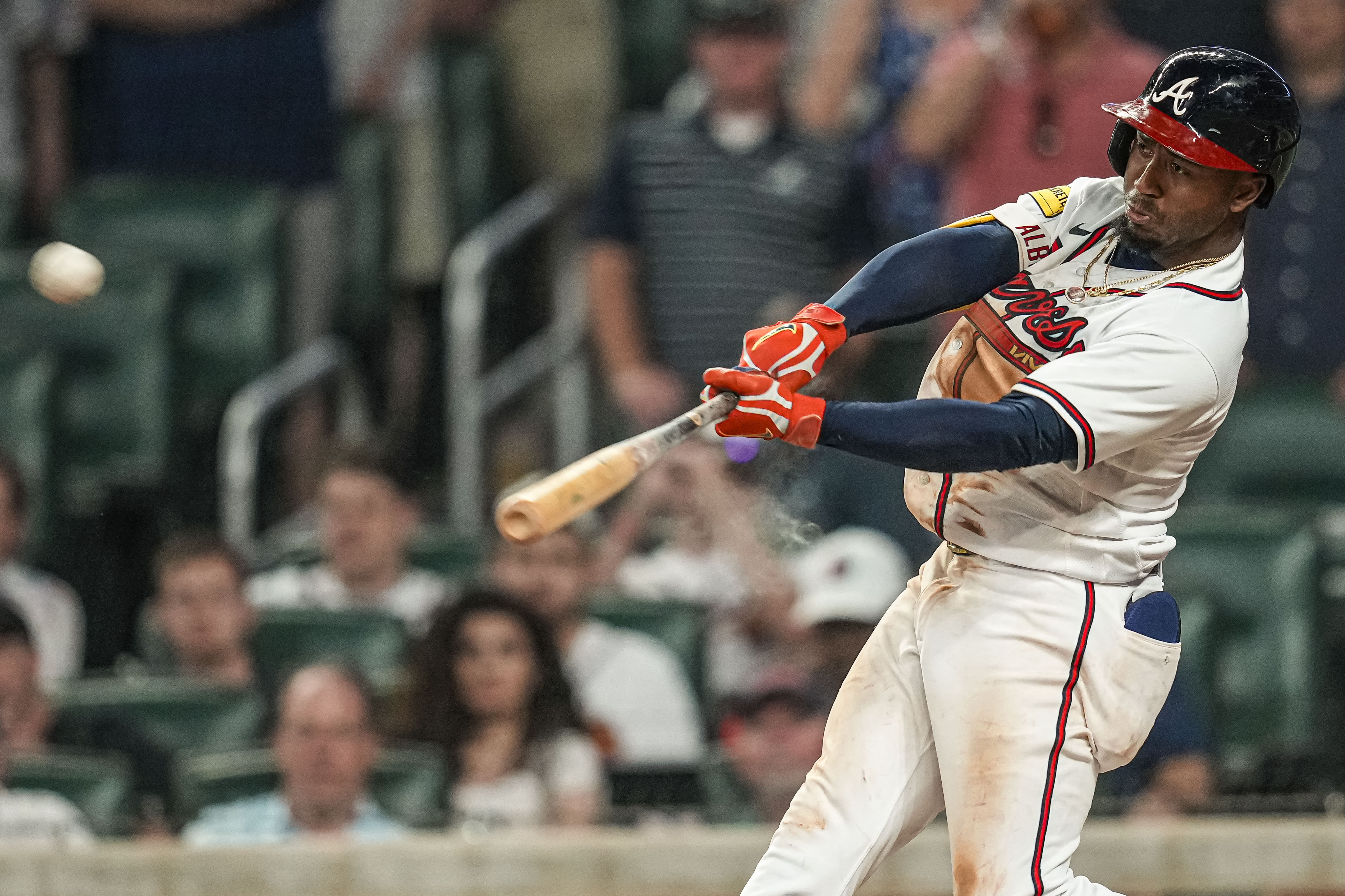 Ozzie Albies' 3-run blast in 10th caps Braves' rally past Mets