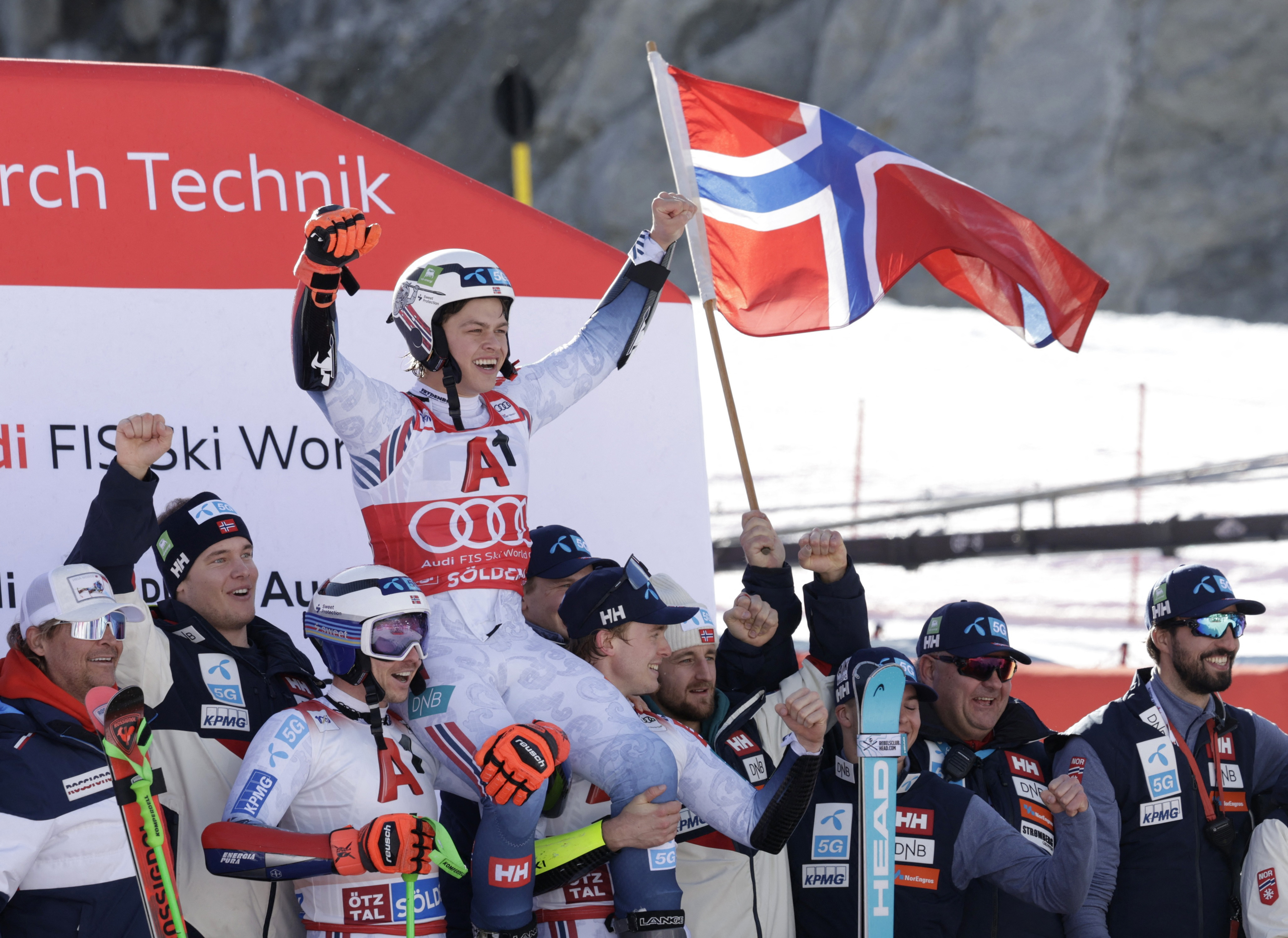 Steen Olsen leads Norwegian podium sweep in WC opener | Reuters