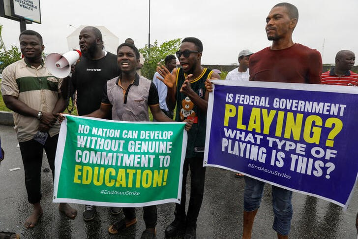 Members of the NANS stage a protest against prolonged strike action of the Academic Staff Union of Universities in Lagos
