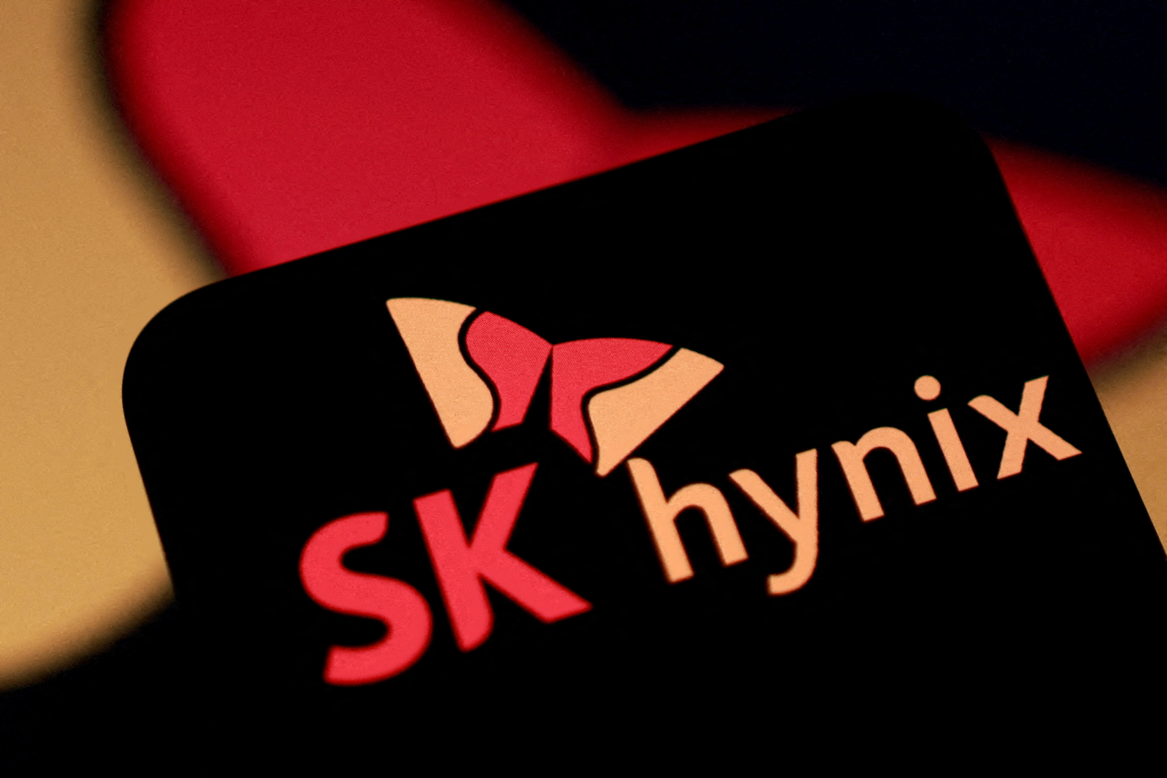 South Korea's SK Hynix, Samsung Elec sign $950 bln partnership