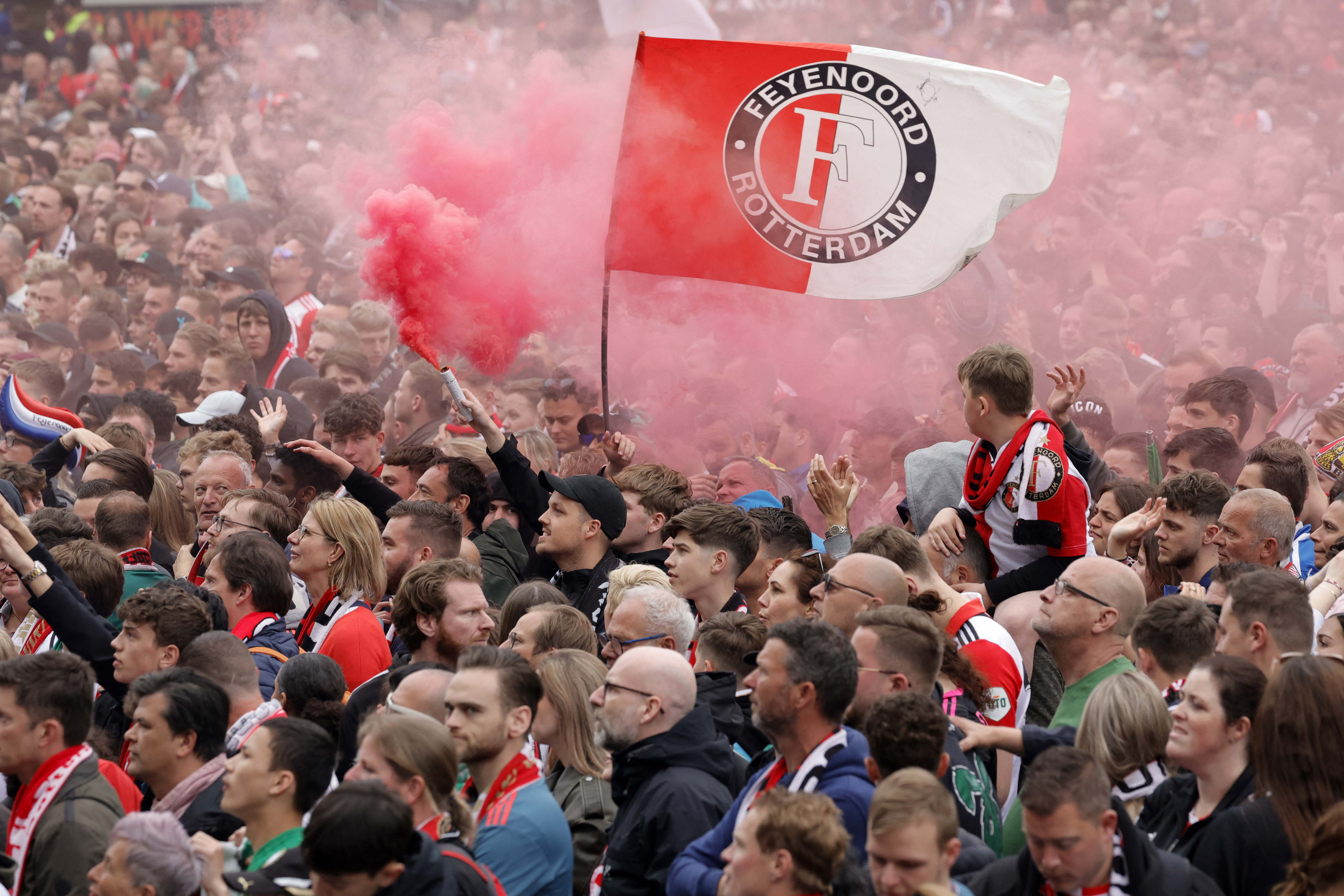 Feyenoord fans pack centre of Rotterdam to celebrate league title | Reuters