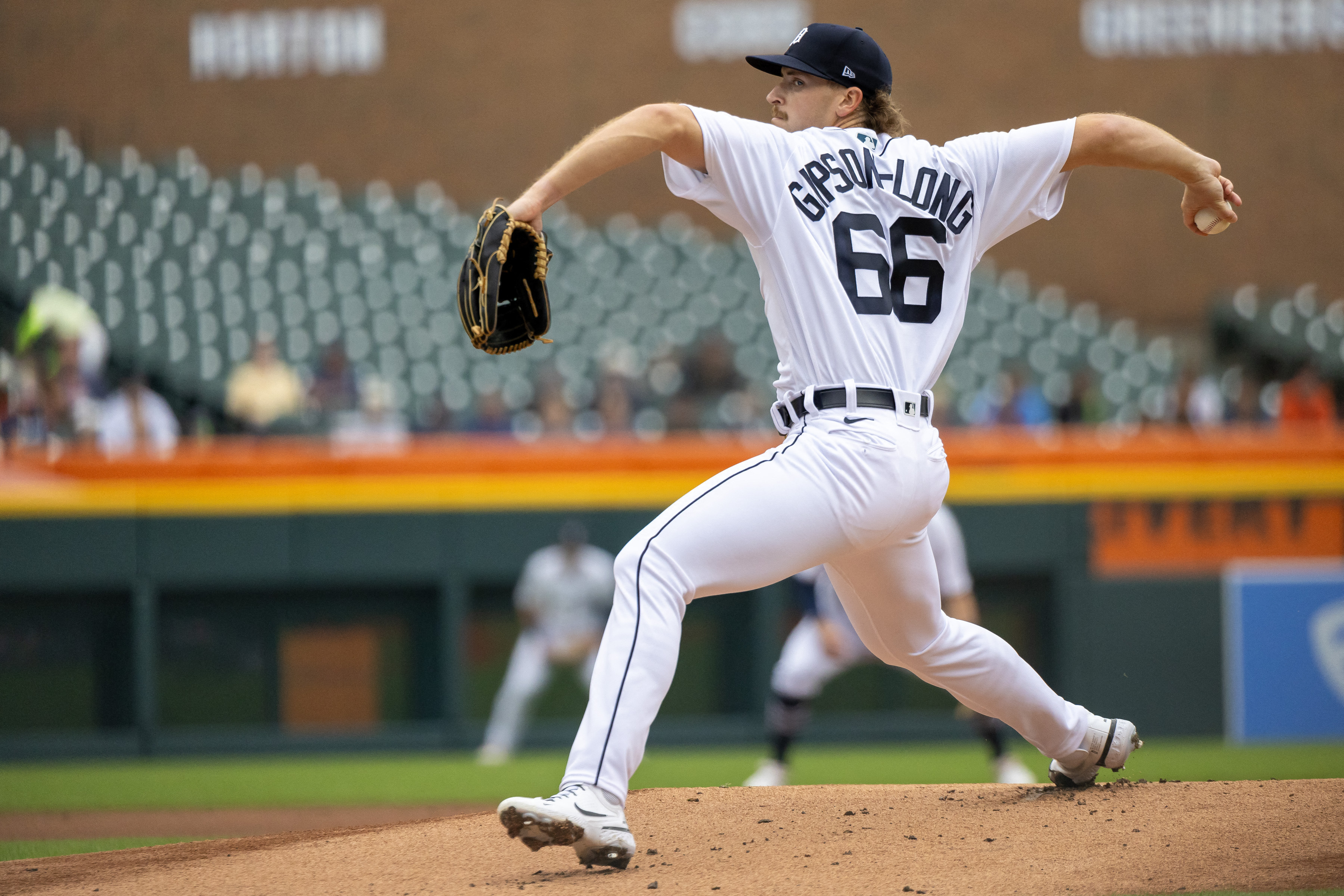 Sawyer Gipson-Long wins debut as Tigers edge White Sox