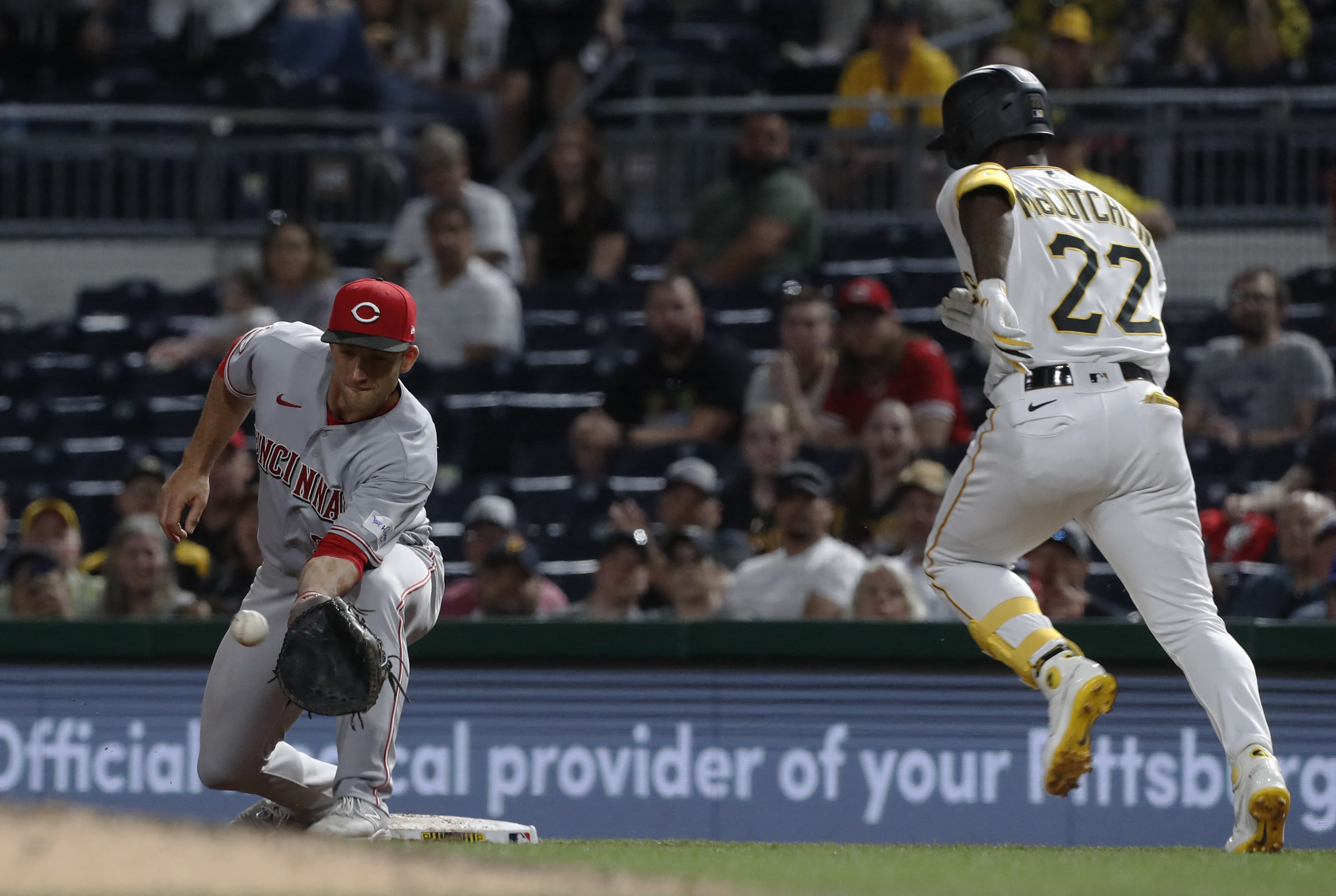 Pirates top Reds to earn fourth straight win