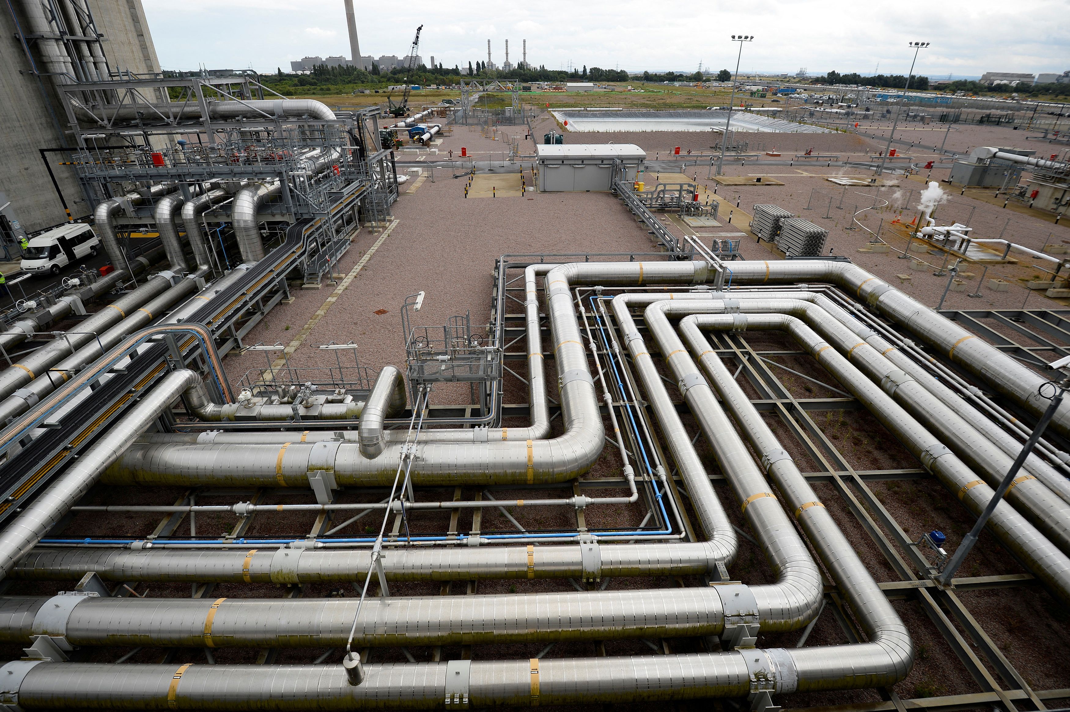 National Grid's liquified natural gas (LNG) plant is seen at the Isle of Grain in southern England August 16, 2013. REUTERS/Paul Hackett 