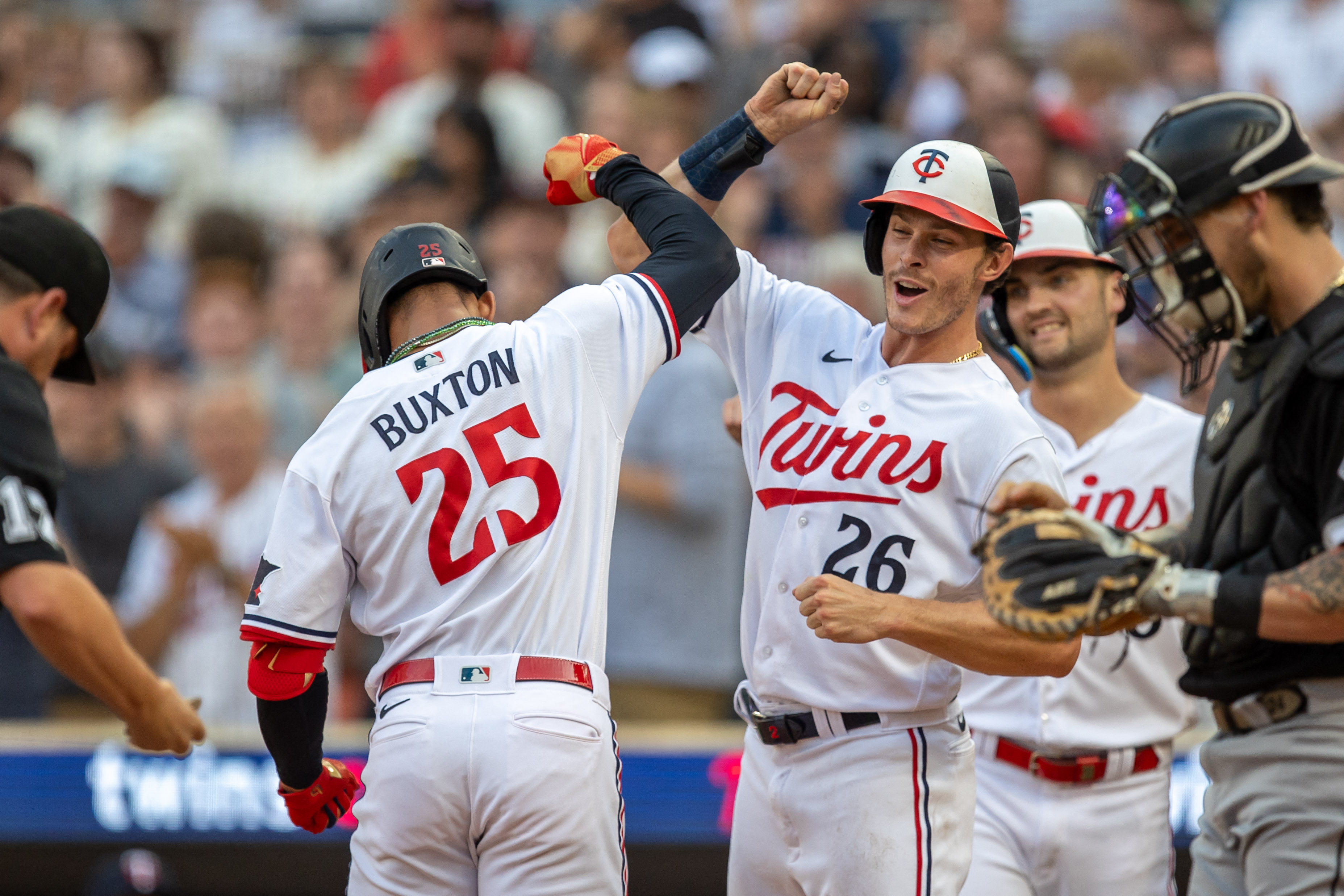 Buxton's 2nd HR, 469-foot shot, lifts Twins over ChiSox 6-4