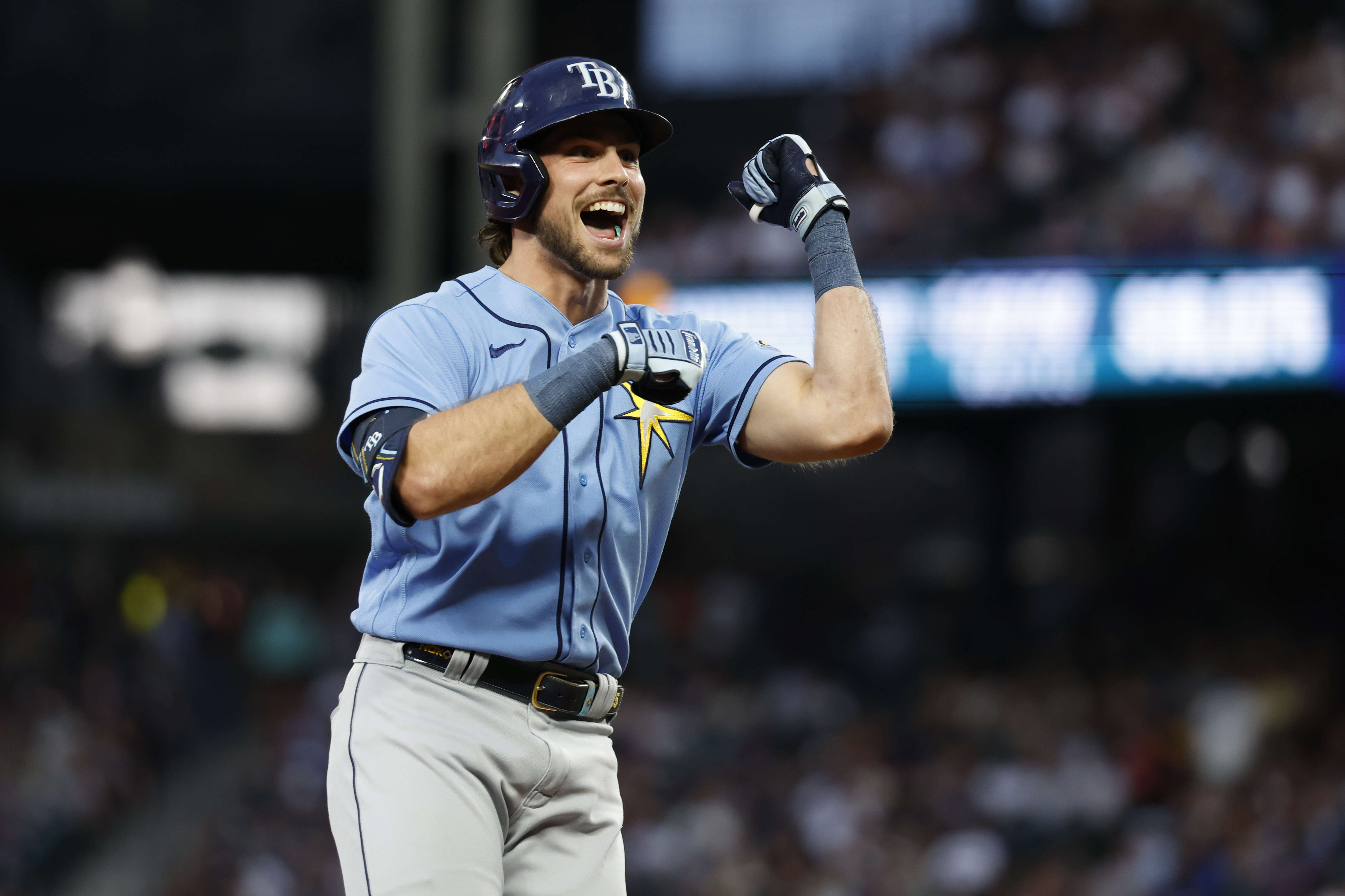 Rays score 15 unanswered runs to rally for 15-4 win over sinking
