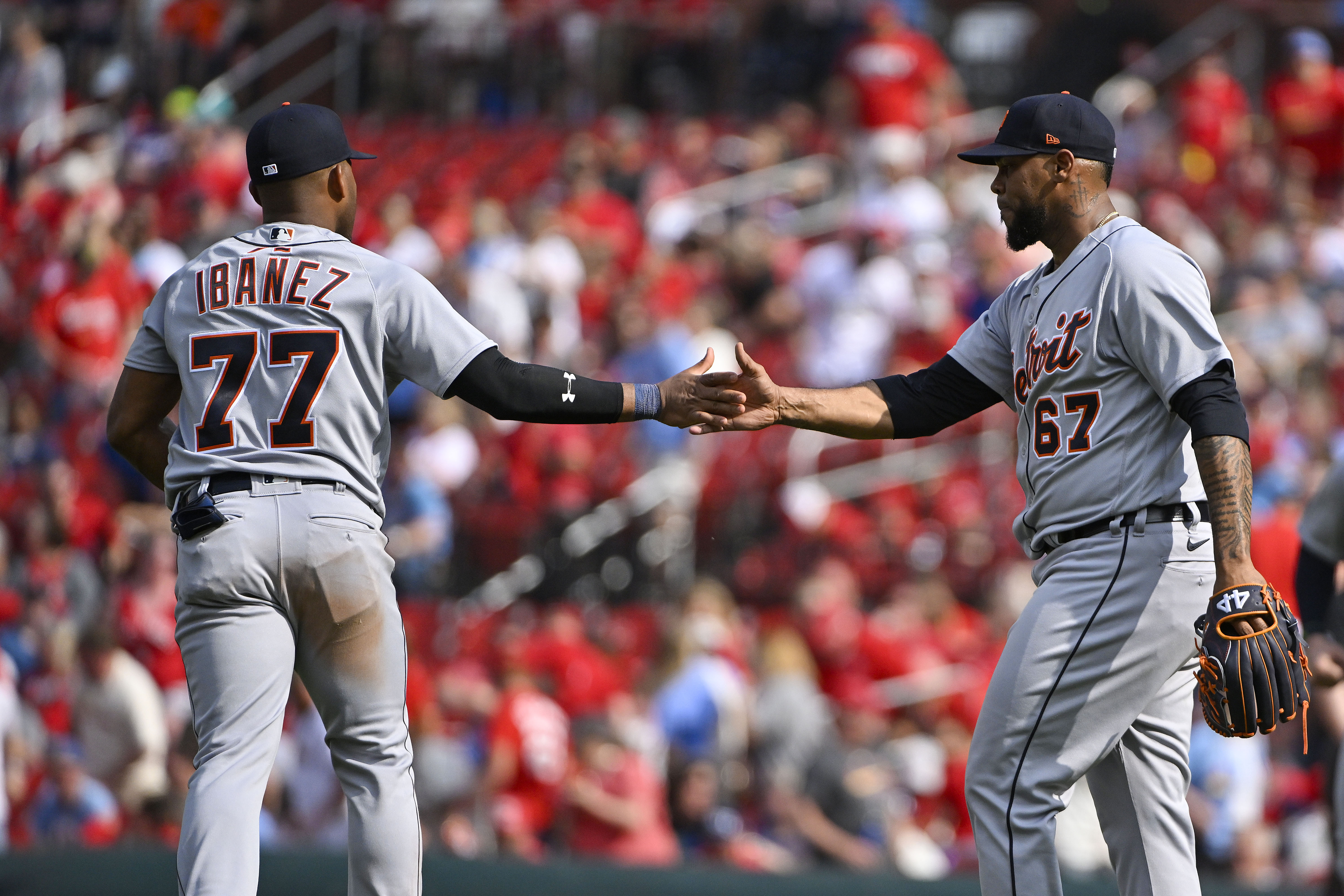 Tigers come back to beat Cardinals in 10 innings