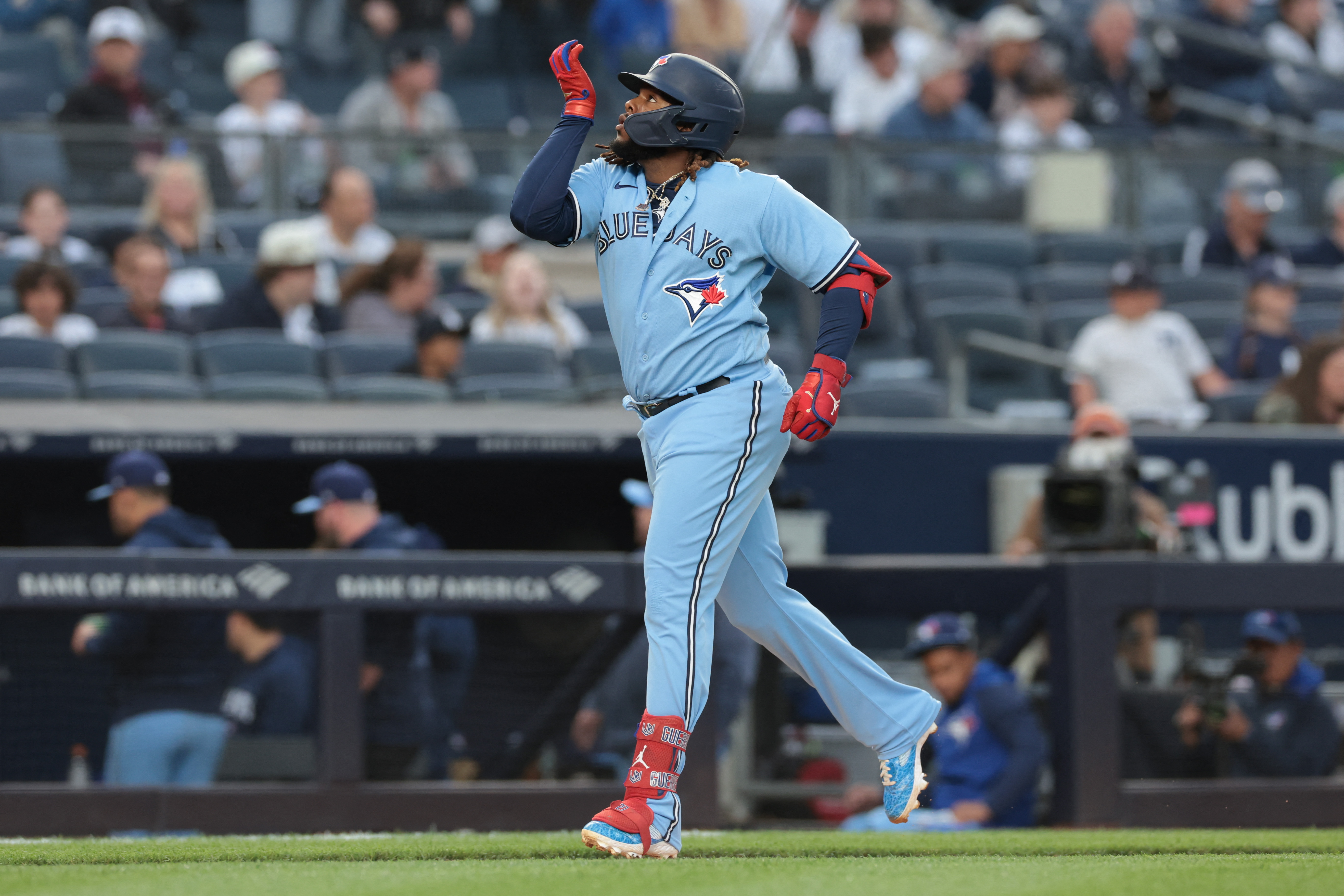 Vladimir Guerrero Jr., Blue Jays power past Yankees