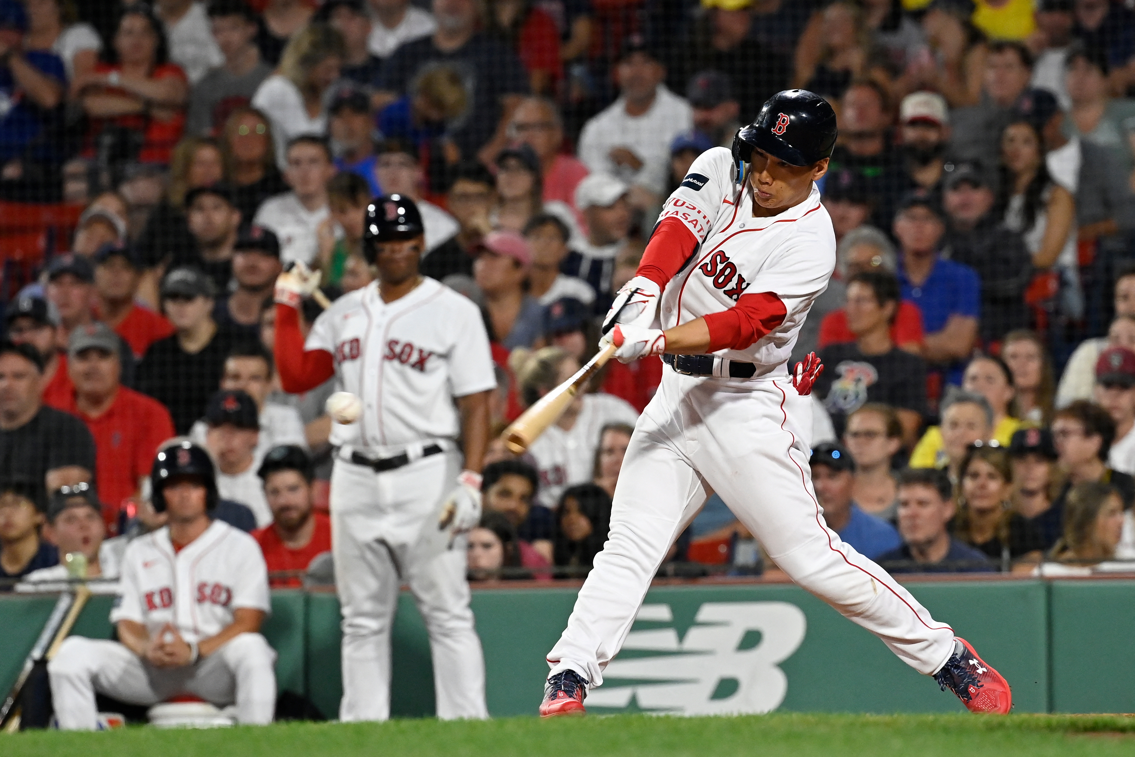 Davis Schneider homers in debut as Jays down Red Sox