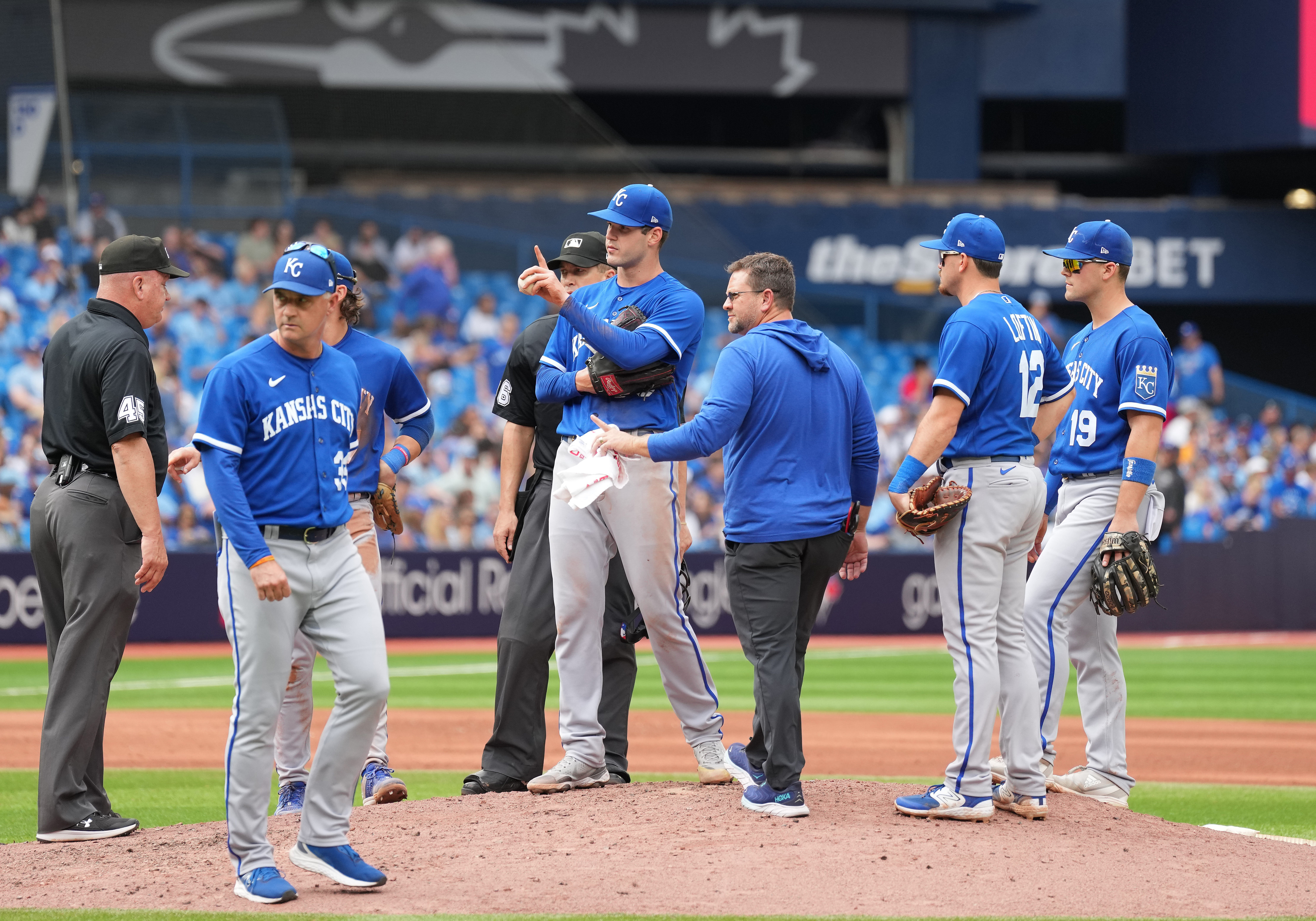 Kevin Kiermaier hits go-ahead homer as Blue Jays sweep Royals