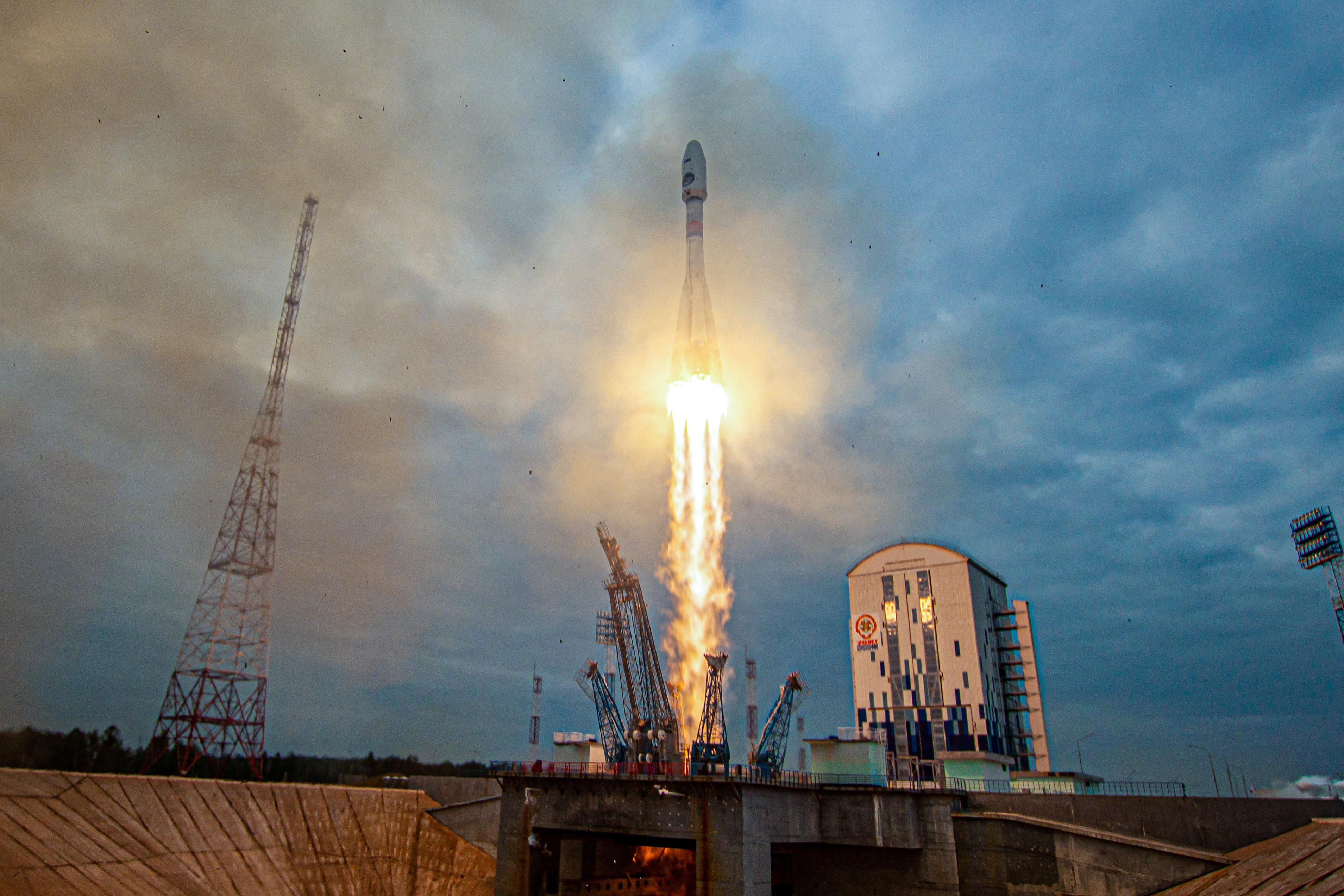 Rusia dice que el lanzamiento del satélite fracasó debido a un mal funcionamiento en la unidad de control