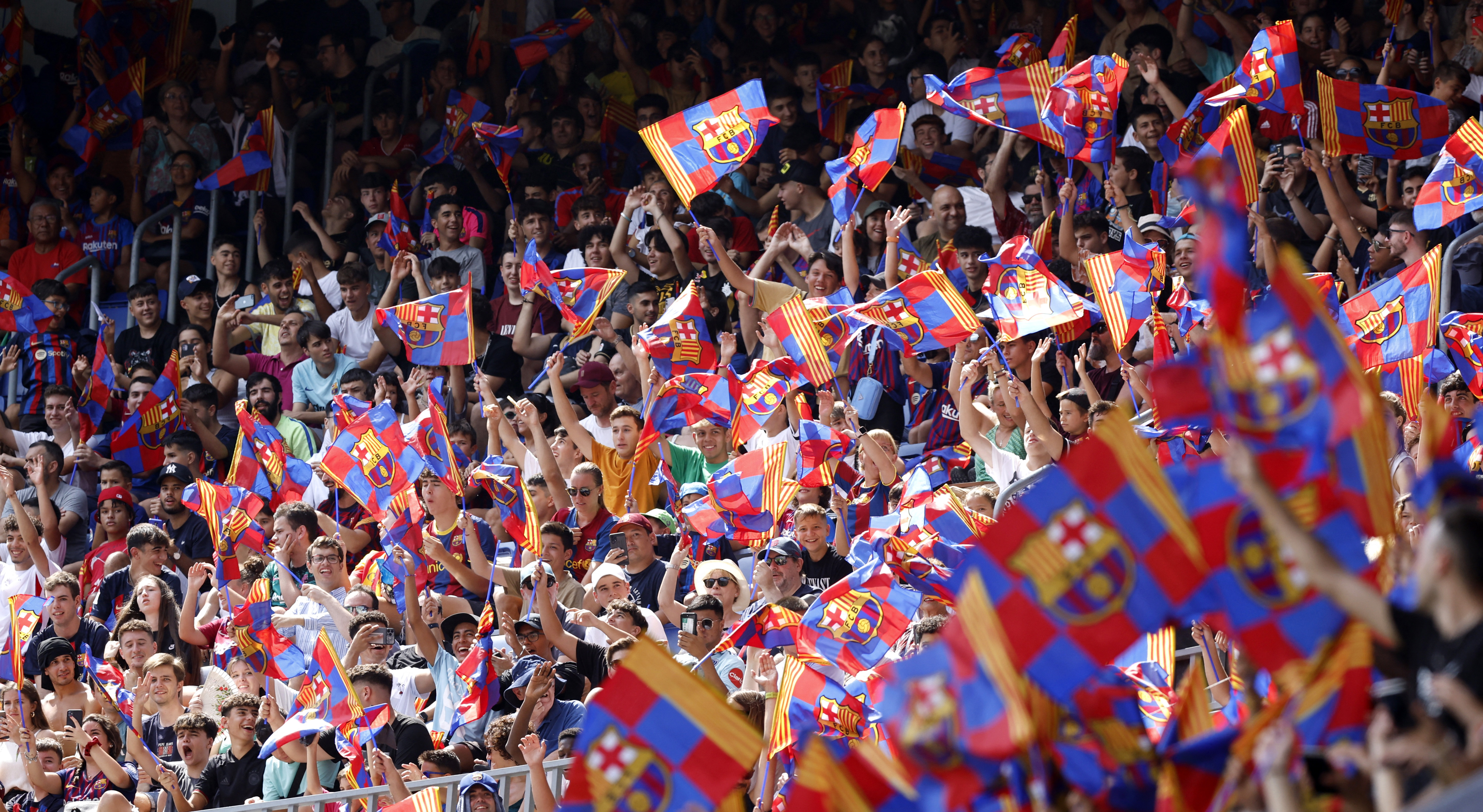 Barcelona forecast 274 mln euros this season | Reuters