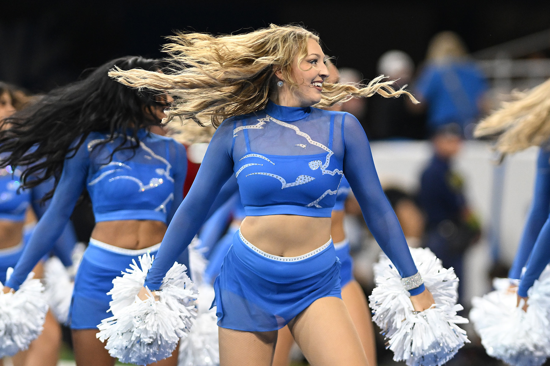 Lions vs. Giants: Cheer Photos