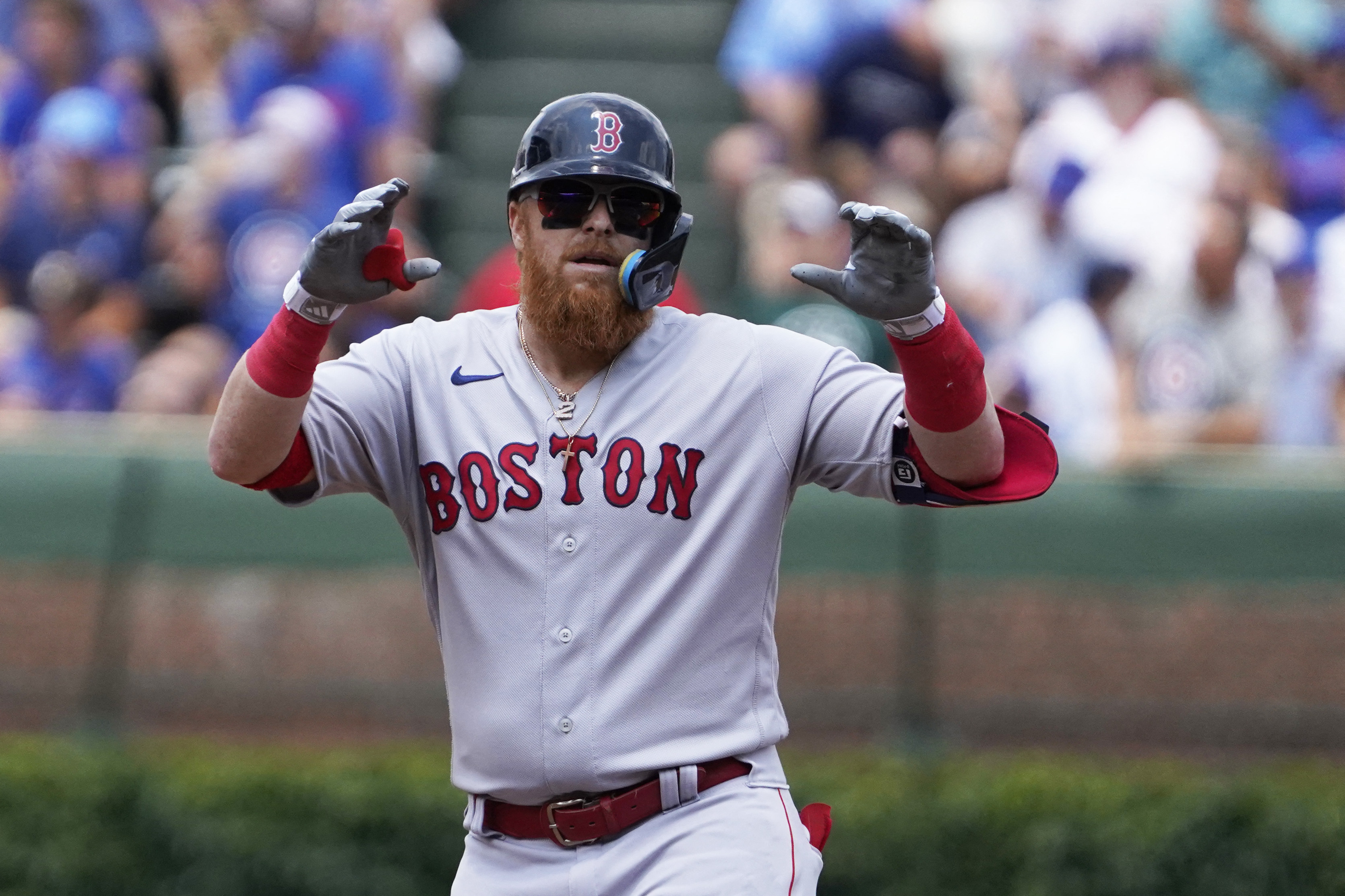 Bellinger hits a grand slam as Cubs cool off Red Sox 10-4