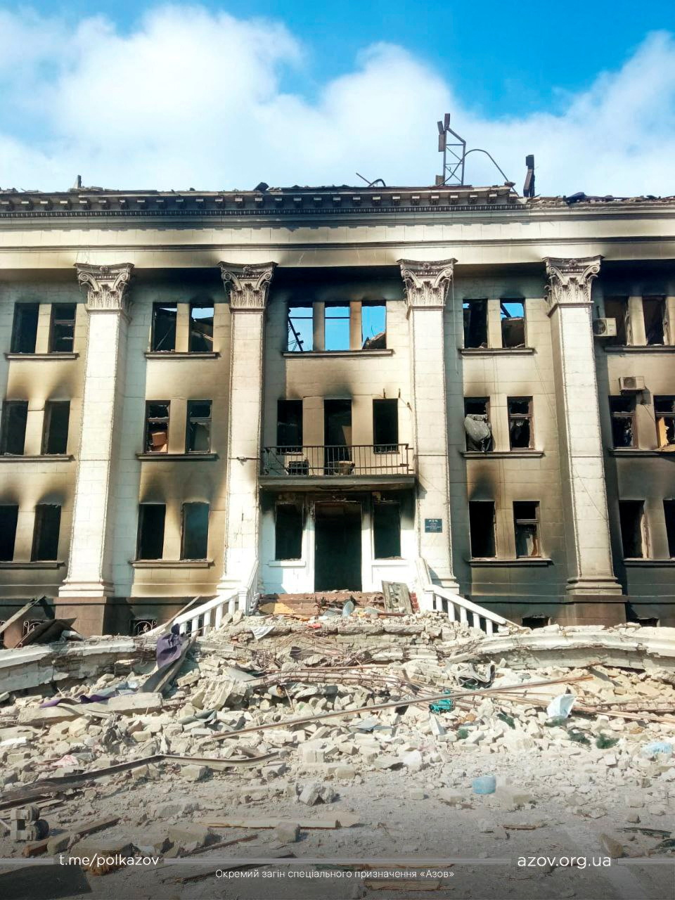 Aftermath of bombing in Mariupol drama theatre