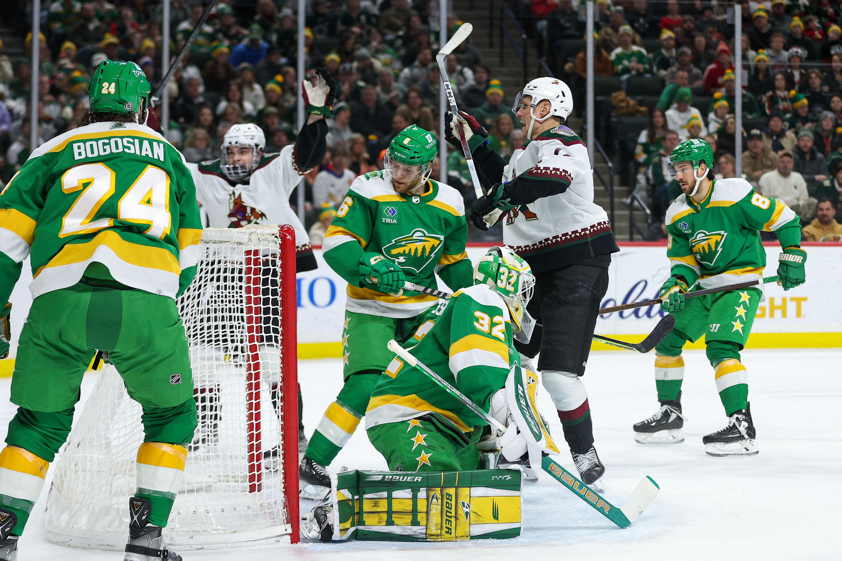 Nick Bjugstad S Hat Trick Lifts Coyotes Over Wild Reuters   6VILWIK4EJOKRKTIZIDWQEWVKY 