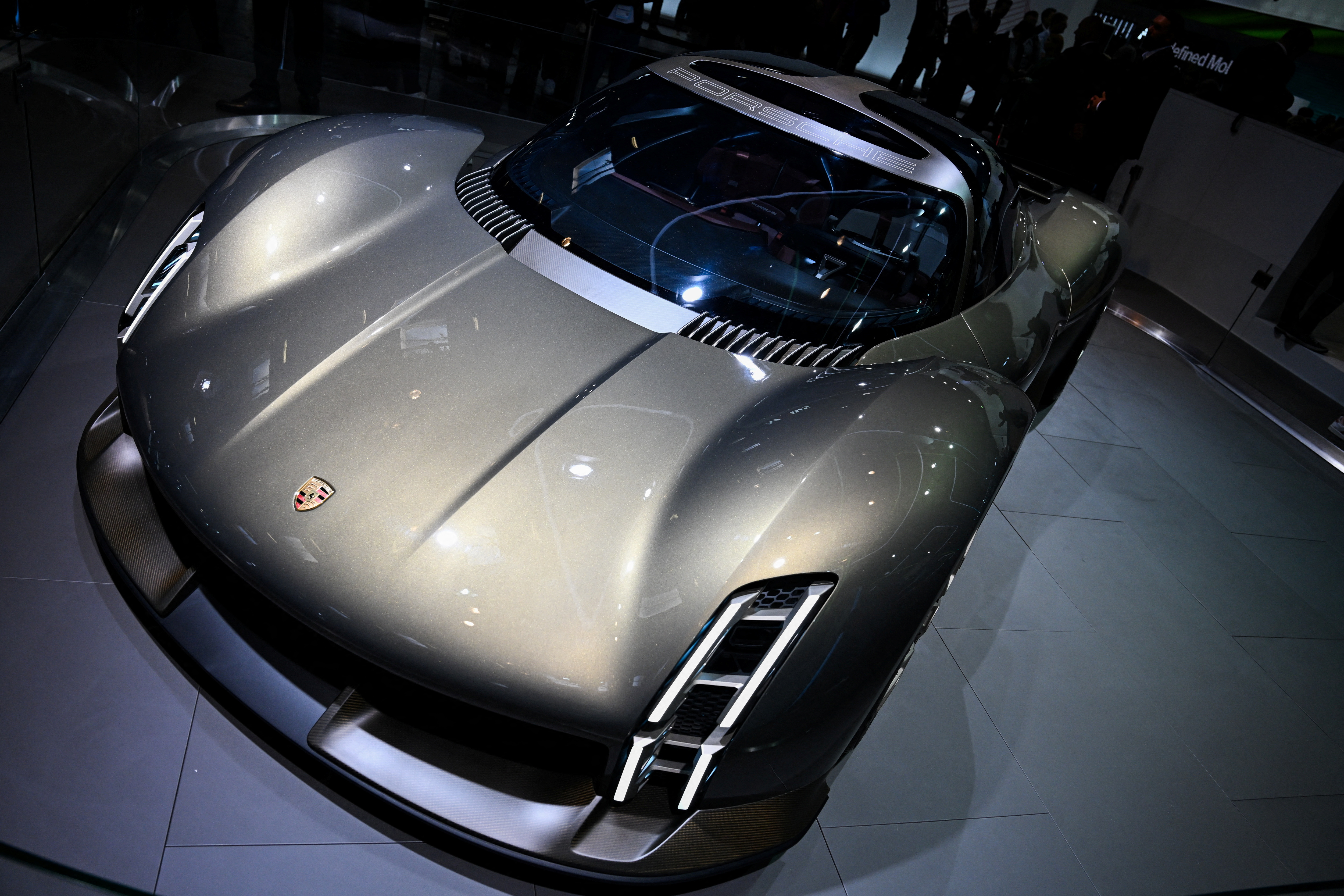 Porsche Mission X EV concept, some fun details - transportation