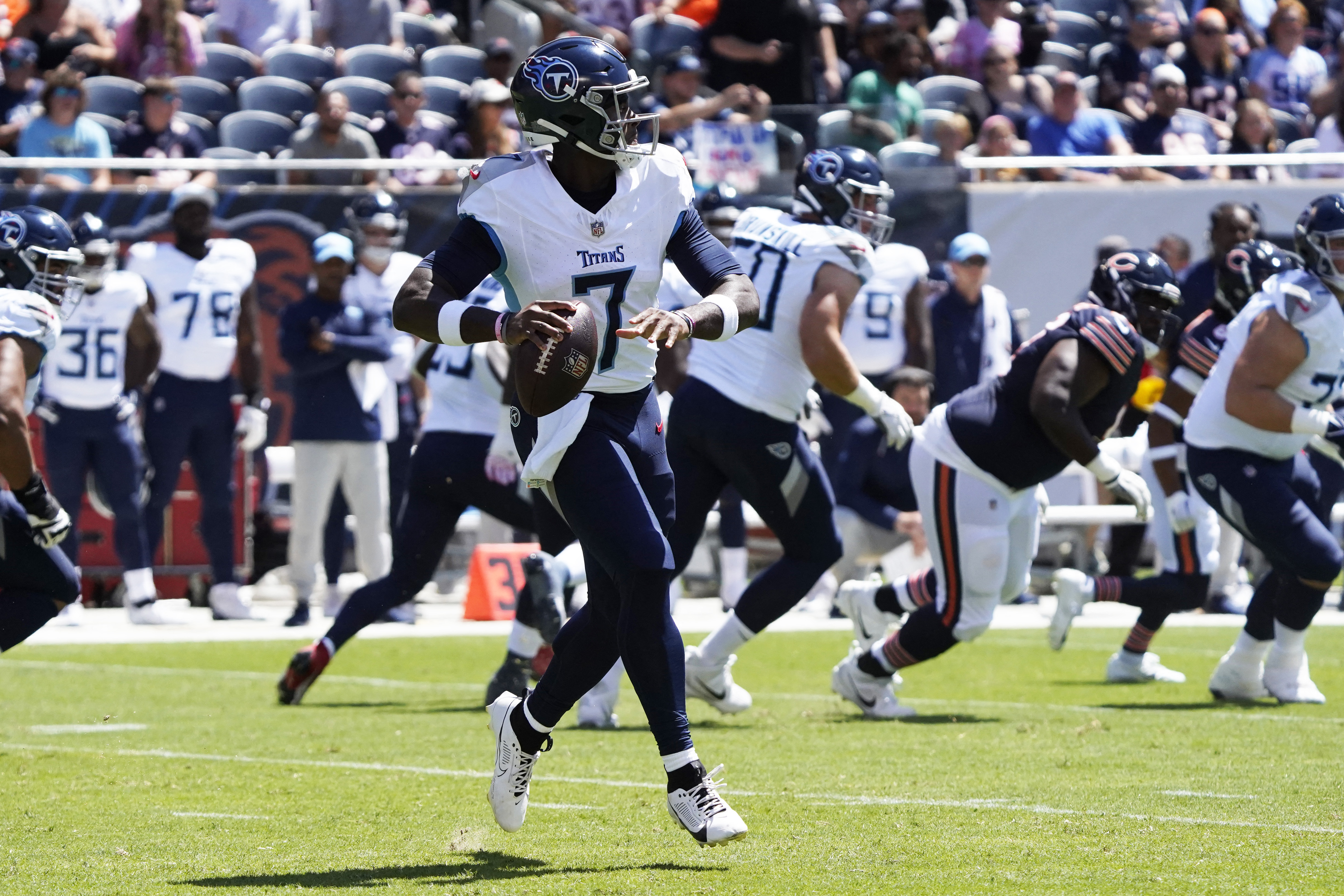 Bears use second-half defense to take down Titans