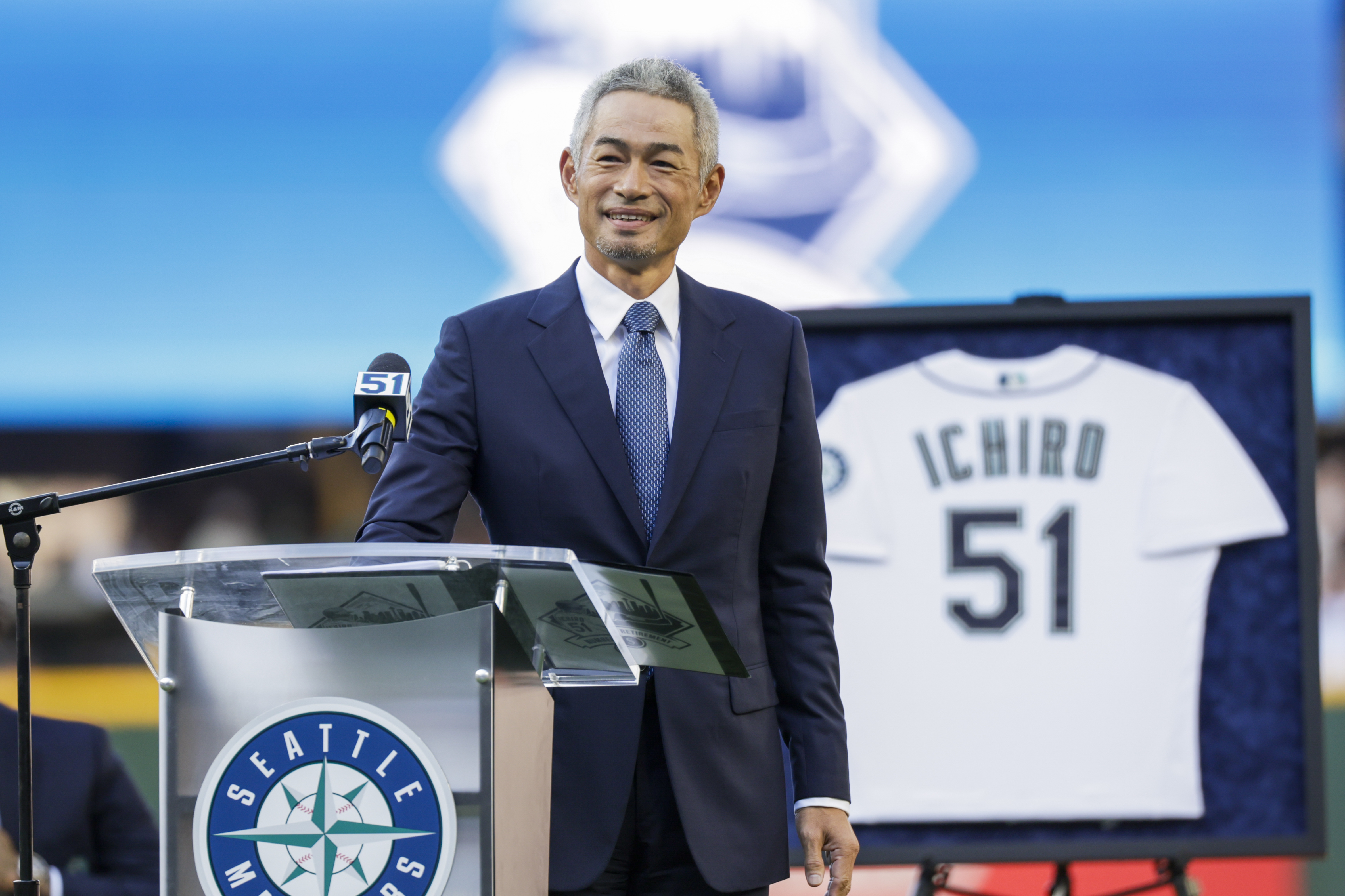 MLB＝イチロー氏が永久欠番式典、51番の継承認めたジョンソン氏に