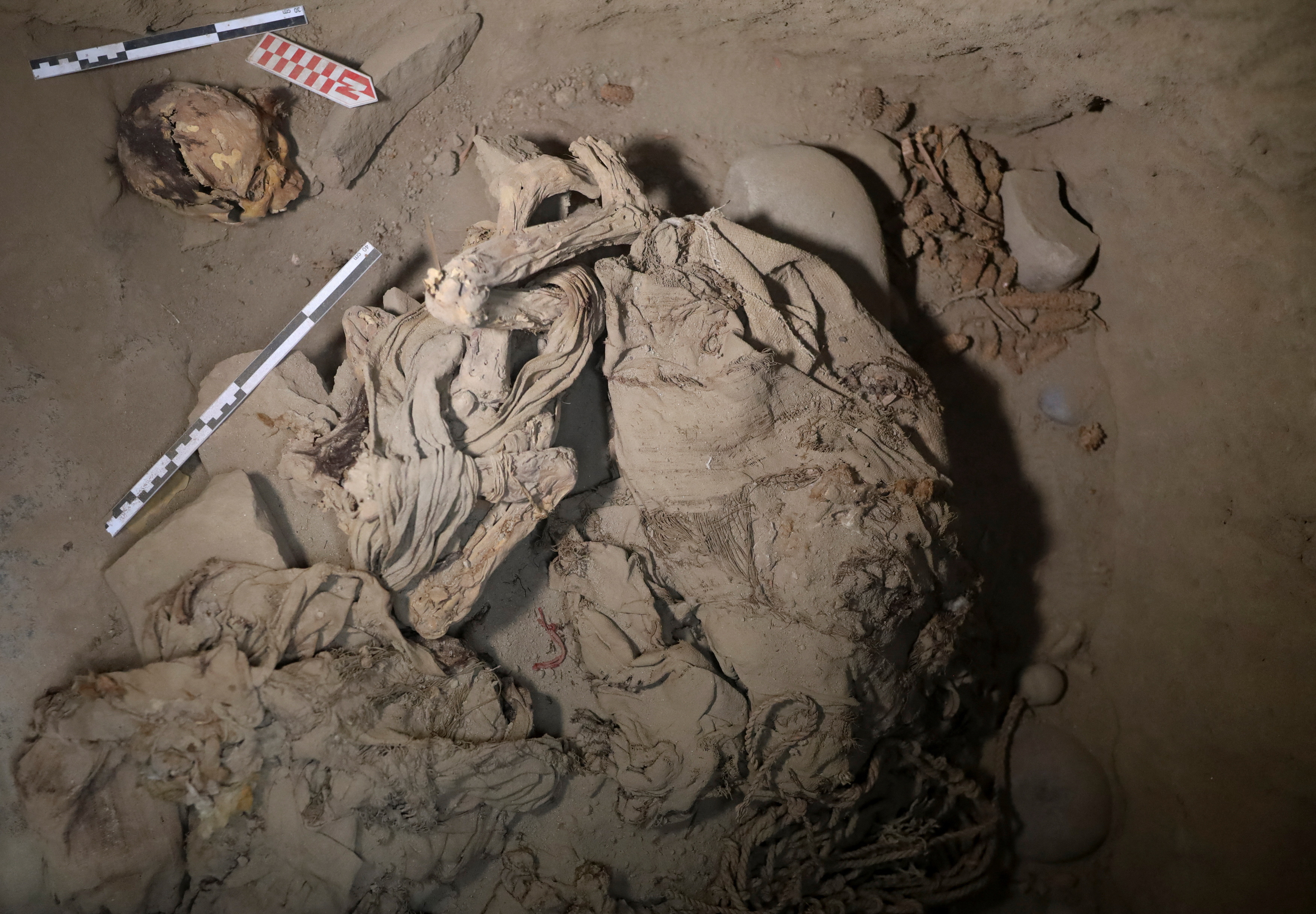 Peruvian archaeologists discover pre-Inca mummy in the ruins of Cajamarquilla in Lima